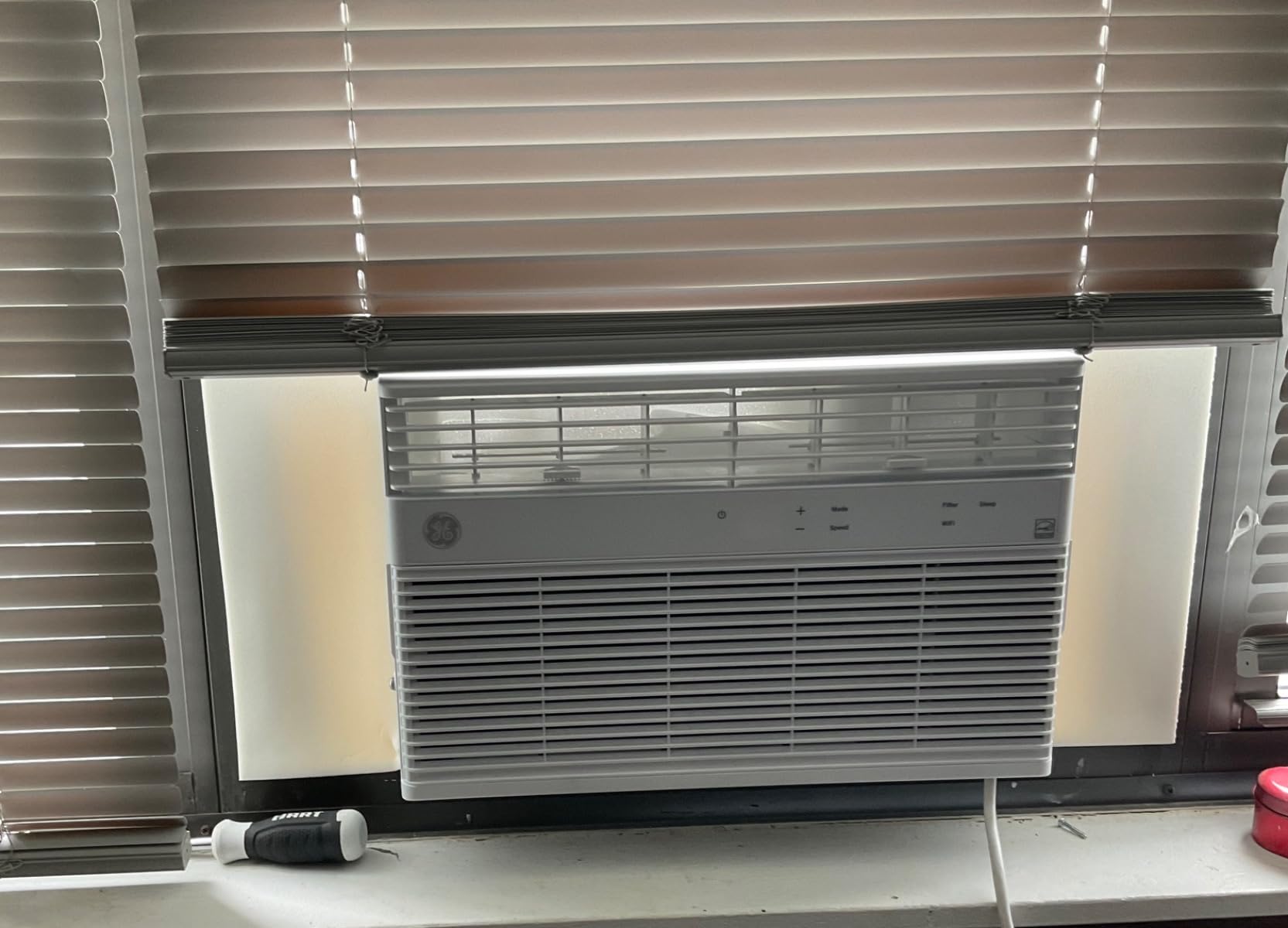 GE Window Air Conditioner 8000 BTU, Wi-Fi Enabled, Energy-Efficient Cooling for Medium Rooms, 8K BTU Window AC Unit with Easy Install Kit, Control Using Remote or Smartphone App customer photo 2