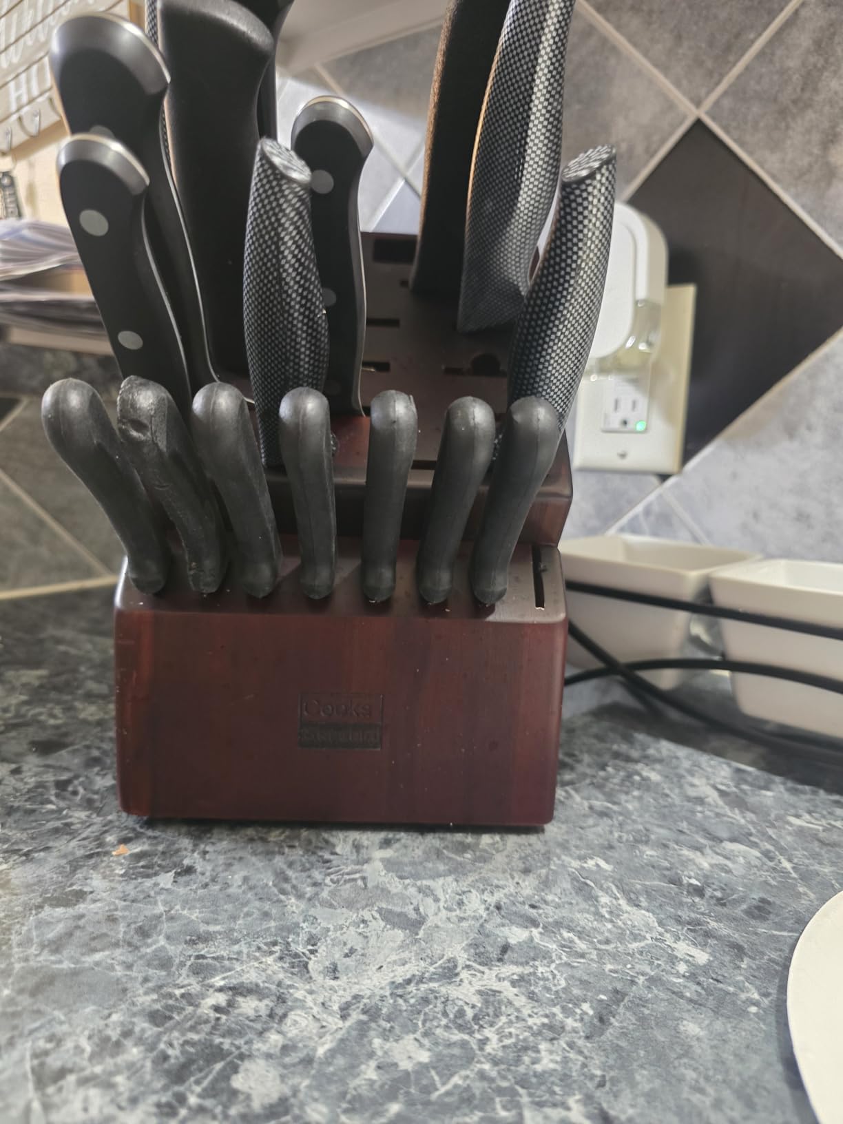 Cooks Standard Acacia Wood 25-Slot Universal Knife Block without Knives customer photo 1