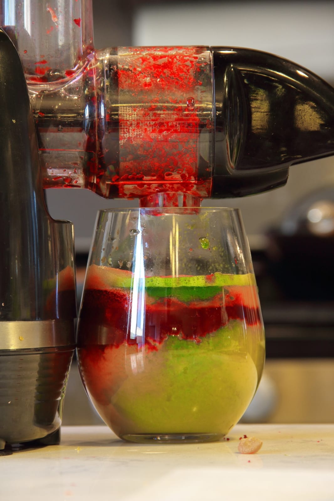 Omega H3000RED Cold Press 365 Juicer Slow Masticating Extractor Creates Delicious Fruit Vegetable and Leafy Green High Juice Yield and Preserves Nutritional Value, 150-Watt, Red customer photo 2
