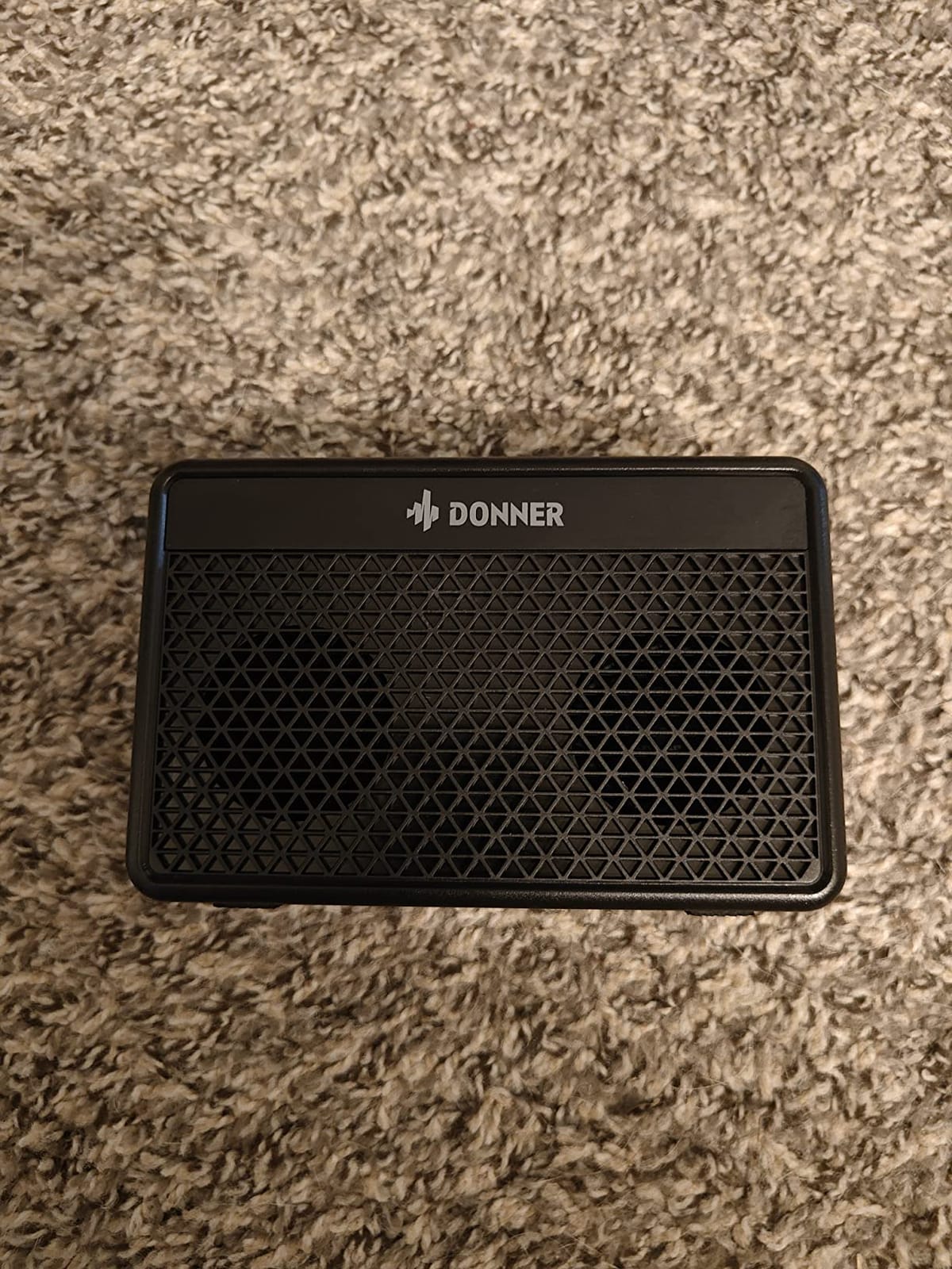 Donner Mini Guitar Amp Small Electric Guitar Amplifier 5W Portable, Practice Combo Amp DA-10 customer photo 1