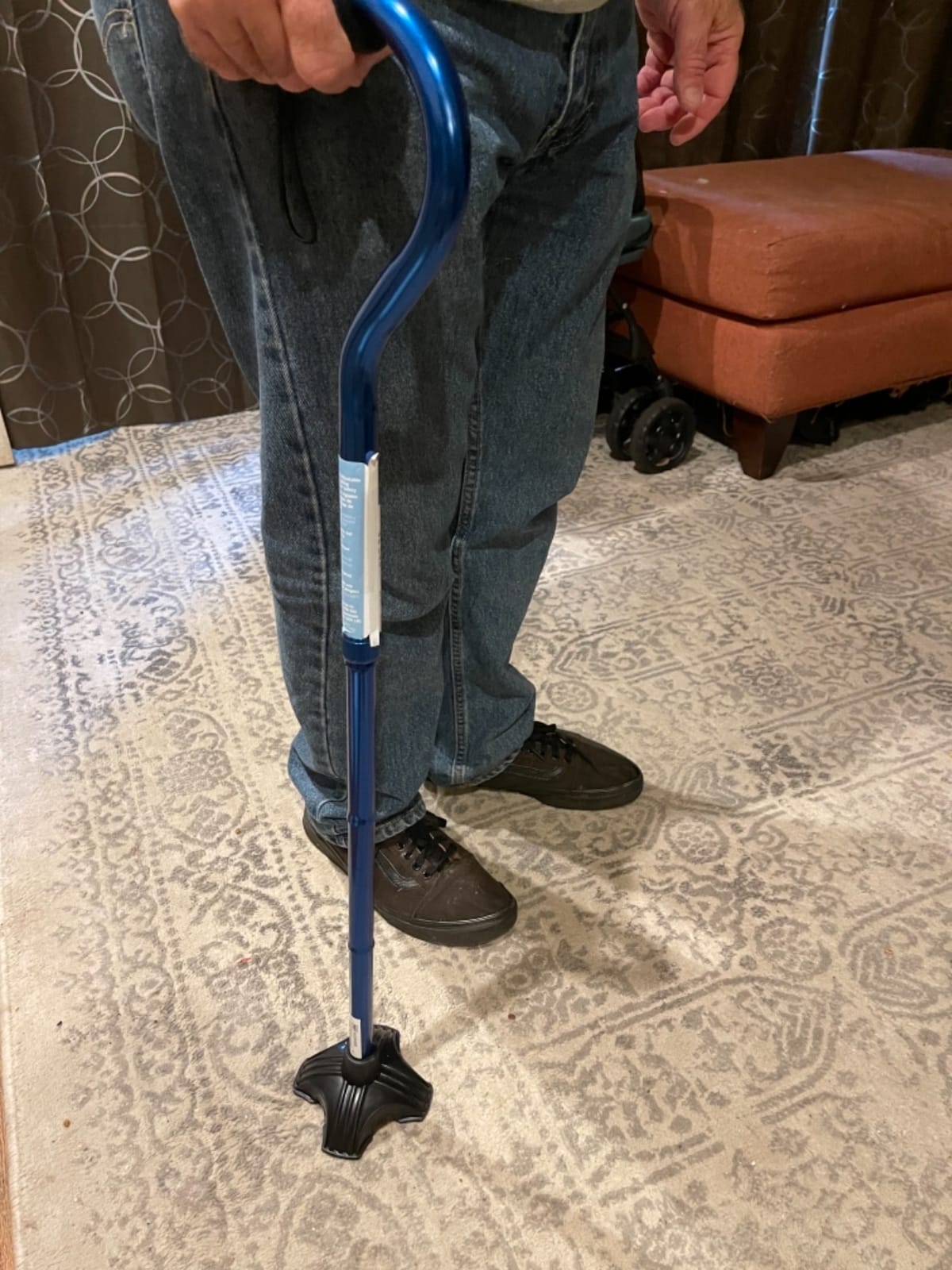 Medline Offset Folding Cane, 4-Point Base with Cushioned Gel Handle, Supports up to 350 lbs, Black customer photo 1