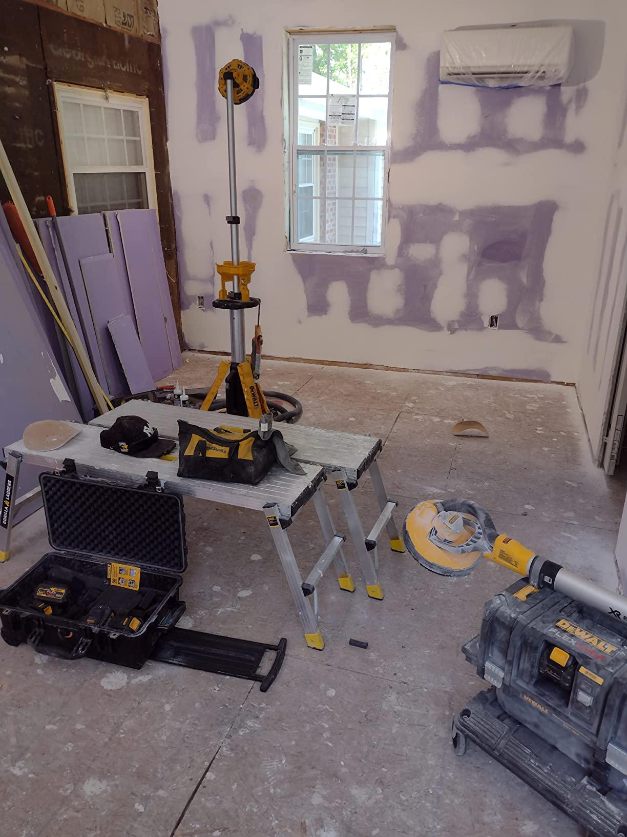 DEWALT 20V MAX Cordless Drywall Sander, Tool Only (DCE800B) customer photo 1