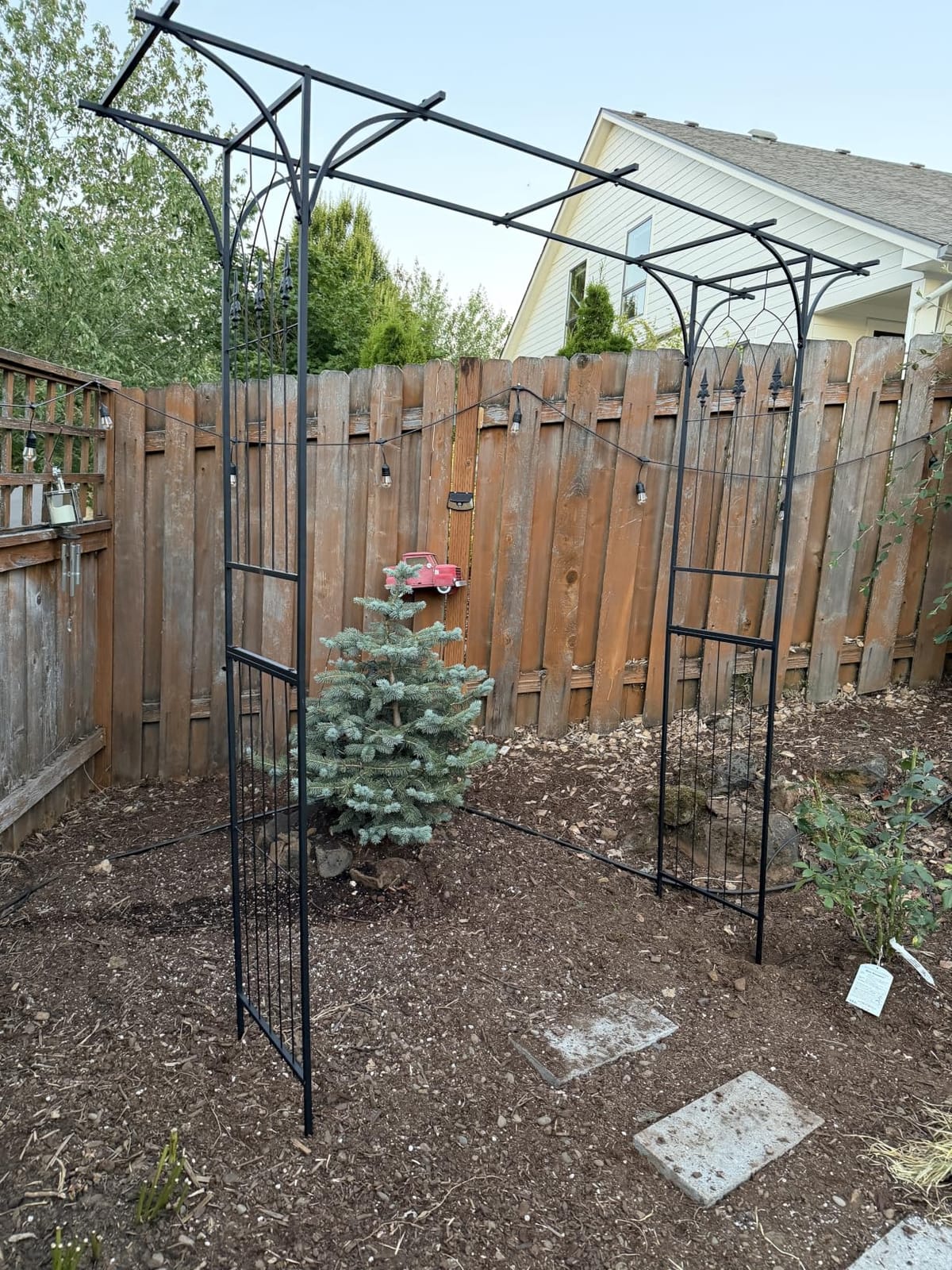 VINGLI Garden Arbor, Arch Archway for Wedding Ceremony Party, Steel Garden Trellis for Plant Climbing, Christmas Decorations Pergola for Backyard, Lawn (Black) customer photo 2