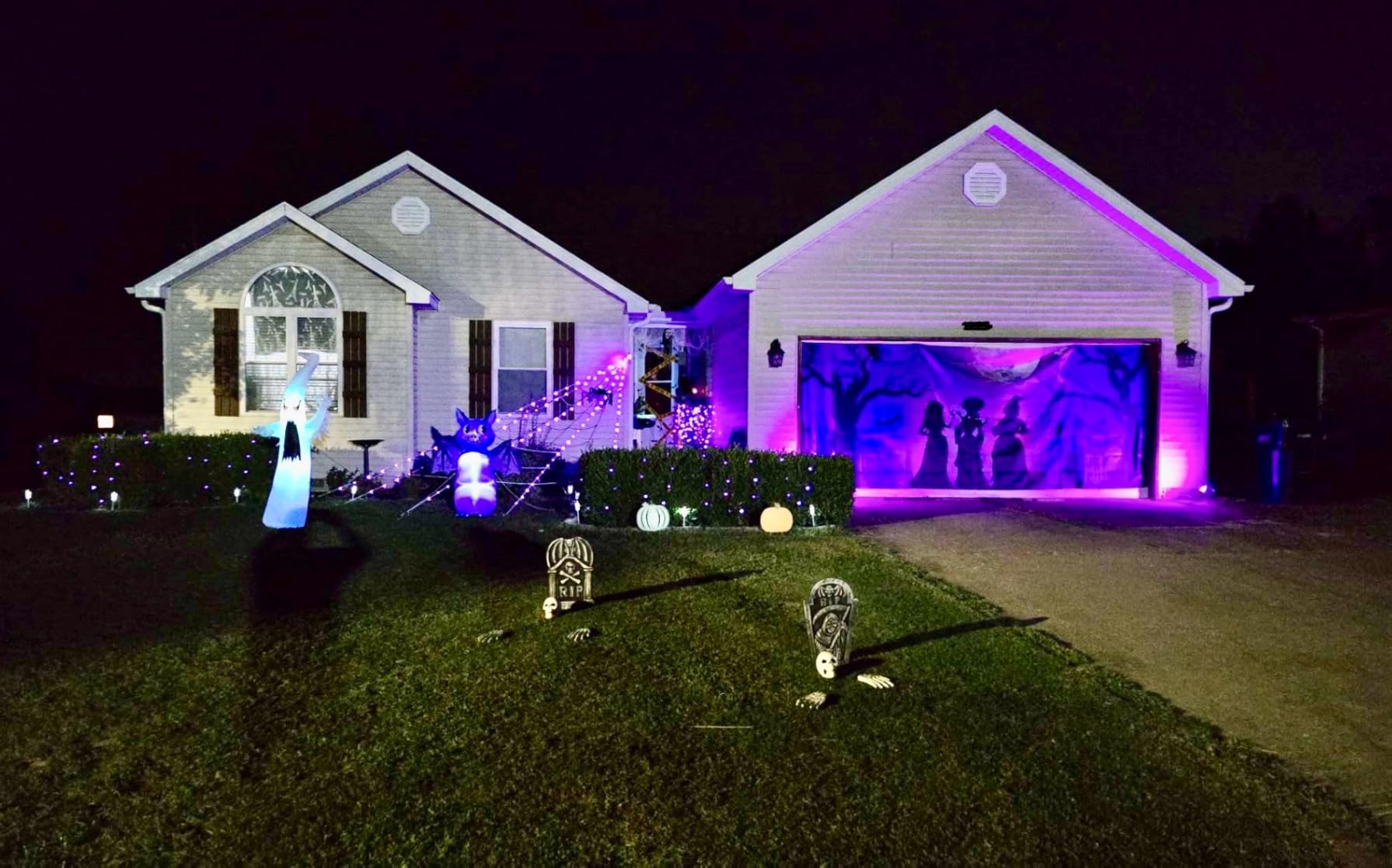 GOOSH 6 FT Halloween Inflatables Ghost Outdoor Decorations Blow Up Yard Scary Red Eye Dimming Ghost with Built-in Colorful LEDs for Garden Lawn Indoor Party Decor customer photo 2