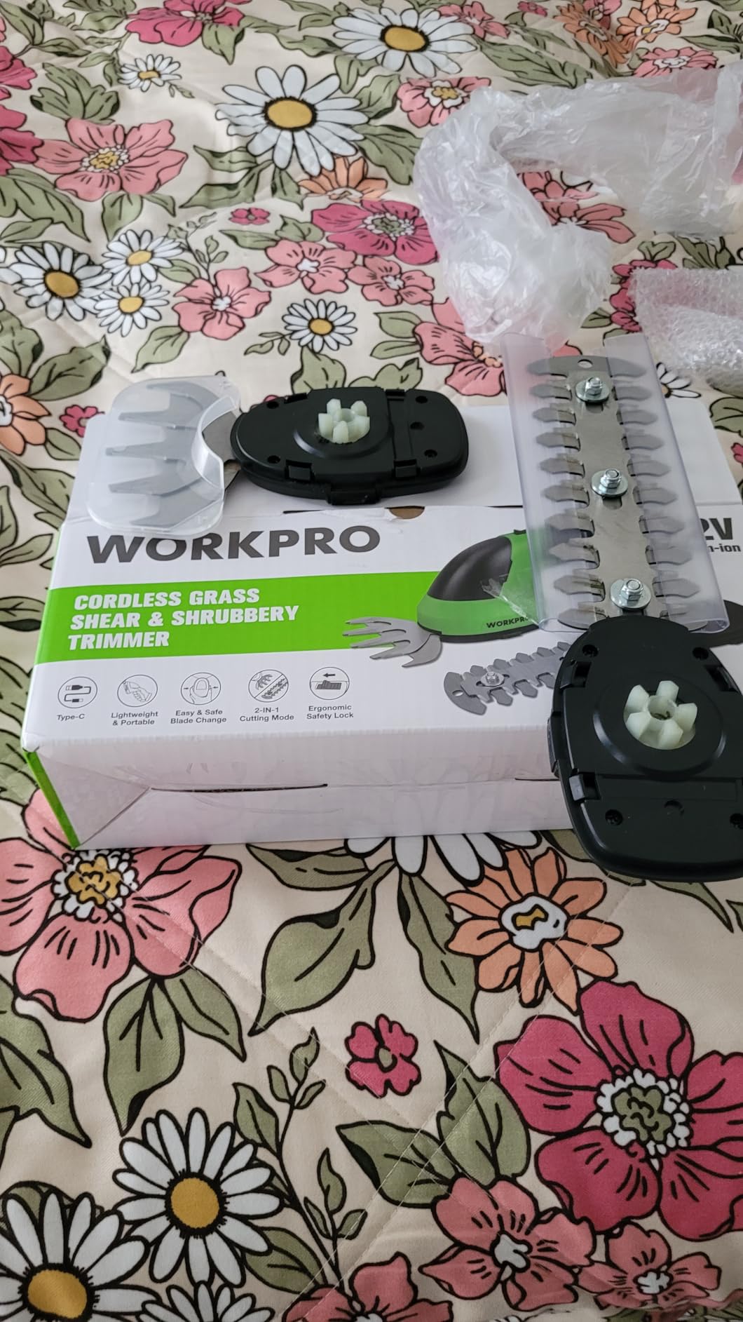 WORKPRO 7.2V Cordless Grass Shear & Shrubbery Trimmer | 5.9