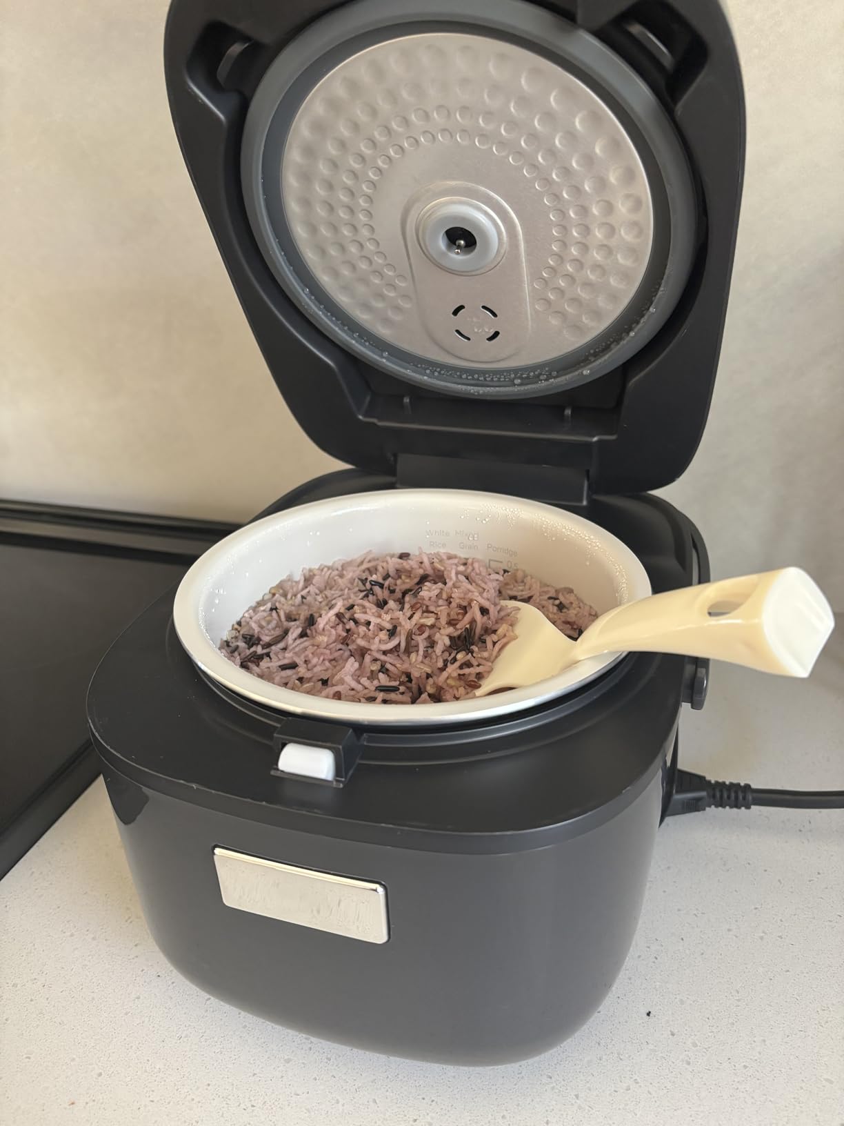 Toshiba Mini Rice Cooker, 3 Cups Uncooked, for 1-3 People, Steamer and Warmer, Fuzzy Logic, One-Touch Cooking, 24-Hour Delay Timer, Auto Keep Warm, White customer photo 2