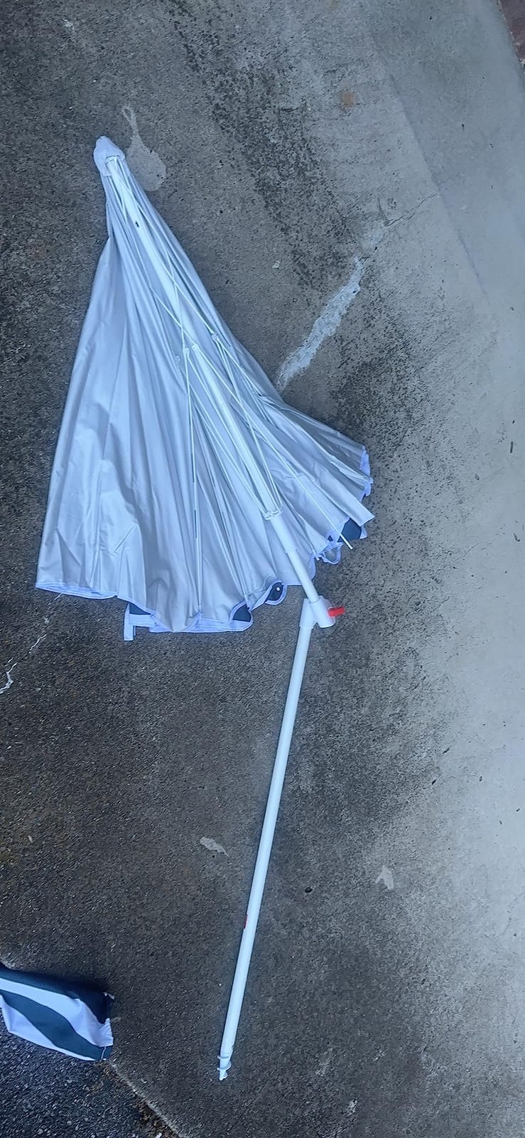 BANZ Cabana Beach Umbrella UPF 50 - UV Protection Foil-Lined Portable customer photo 1