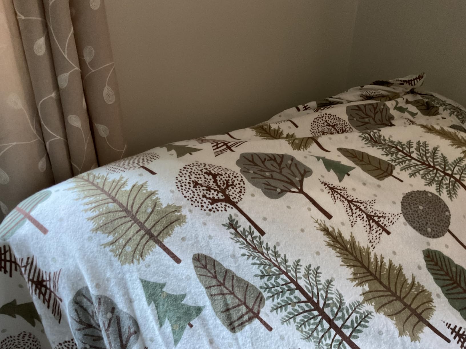 Great Bay Home Flannel Sheet Set Full Size - 100% Turkish Cotton, Double-Brushed, Lodge-Printed Bed Sheets - Ultra-Soft, Cozy, 4-Piece Bedding Set (Snowy Forest) customer photo 1
