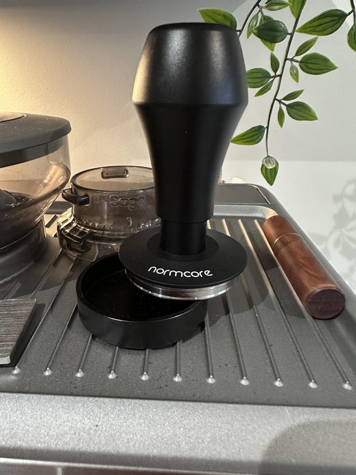 Normcore 58.5mm Coffee Tamper V4 - Spring-Loaded Tamper with 15lb / 25lb / 30lbs Replacement Springs - Anodized Aluminum Handle and Stand - Stainless Steel Flat Base,Black customer photo 2