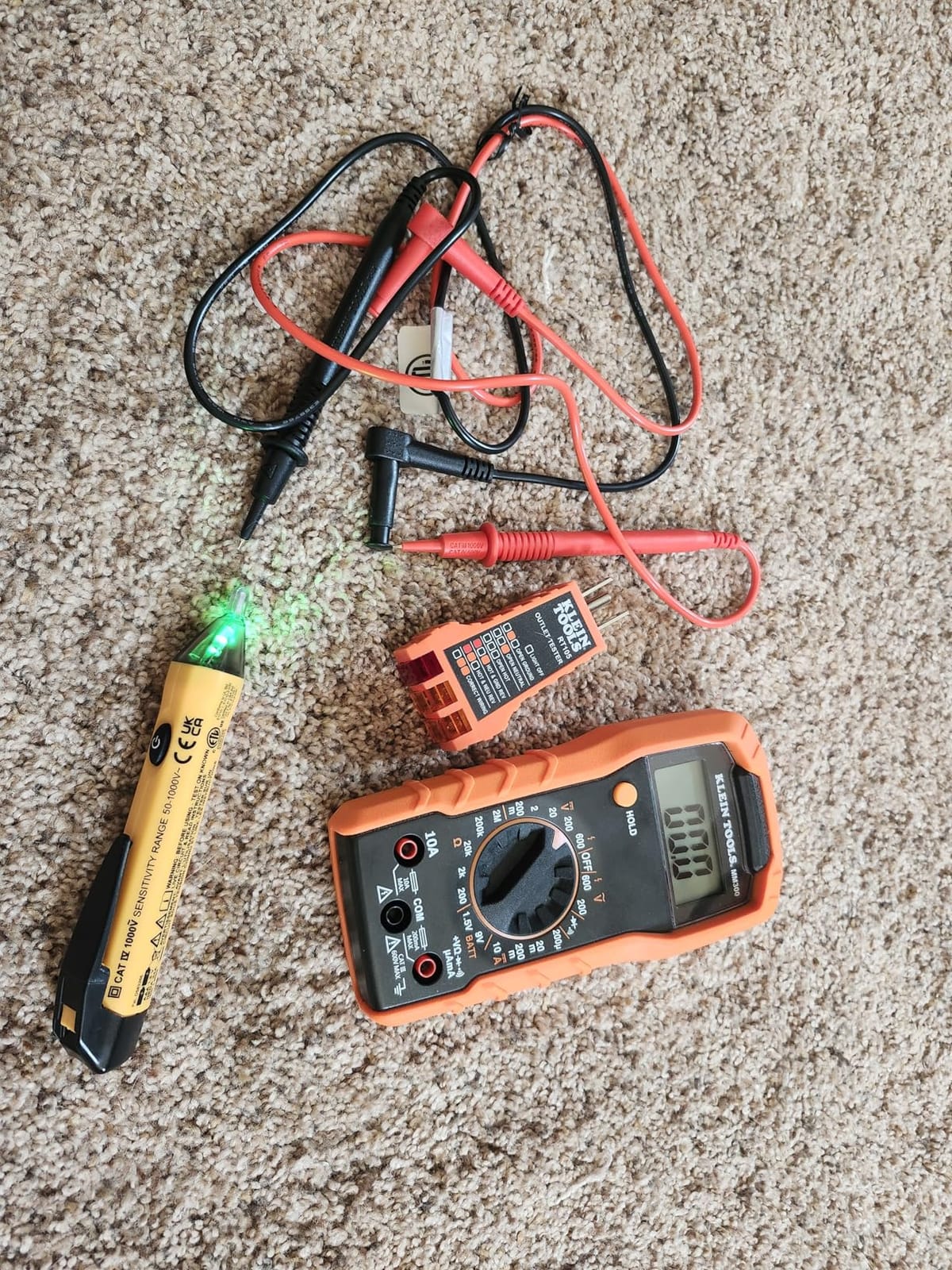 Klein Tools 69149P Electrical Test Kit with Digital Multimeter, Non-Contact Voltage Tester and Electrical Outlet Tester, Leads and Batteries customer photo 2