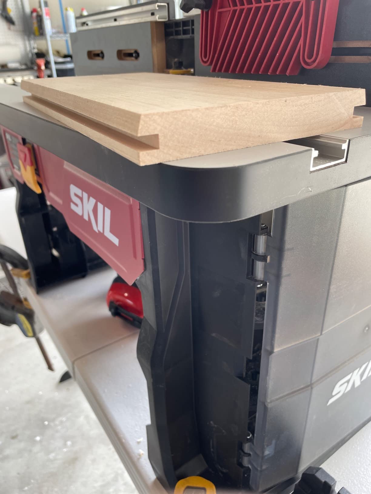 SKIL RT1323-01 Router Table and 10Amp Fixed Base Router Kit customer photo 2