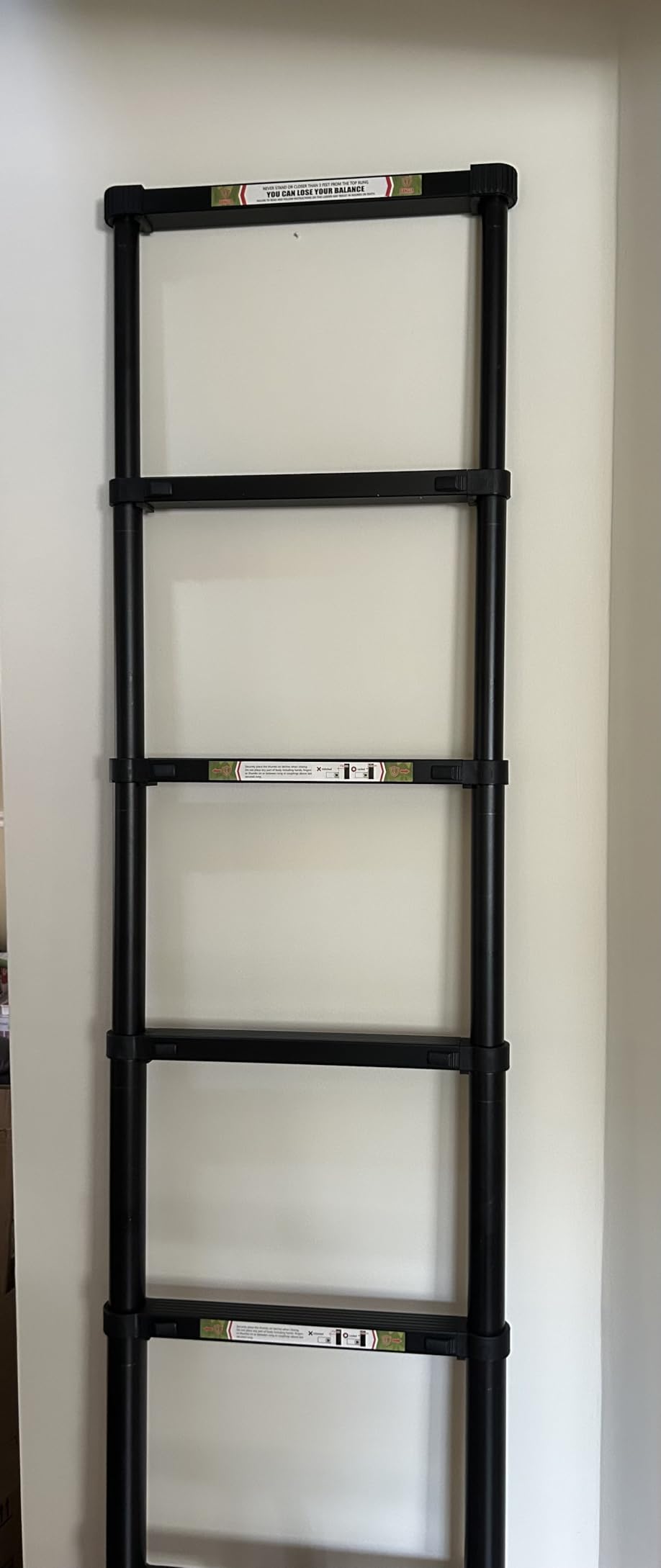 RIKADE Telescopic Ladder, 10.5 ft Aluminum Telescoping Ladder with Non-Slip Feet, Portable Extension Ladder for Household and Outdoor Working, 330 lb Capacity customer photo 2