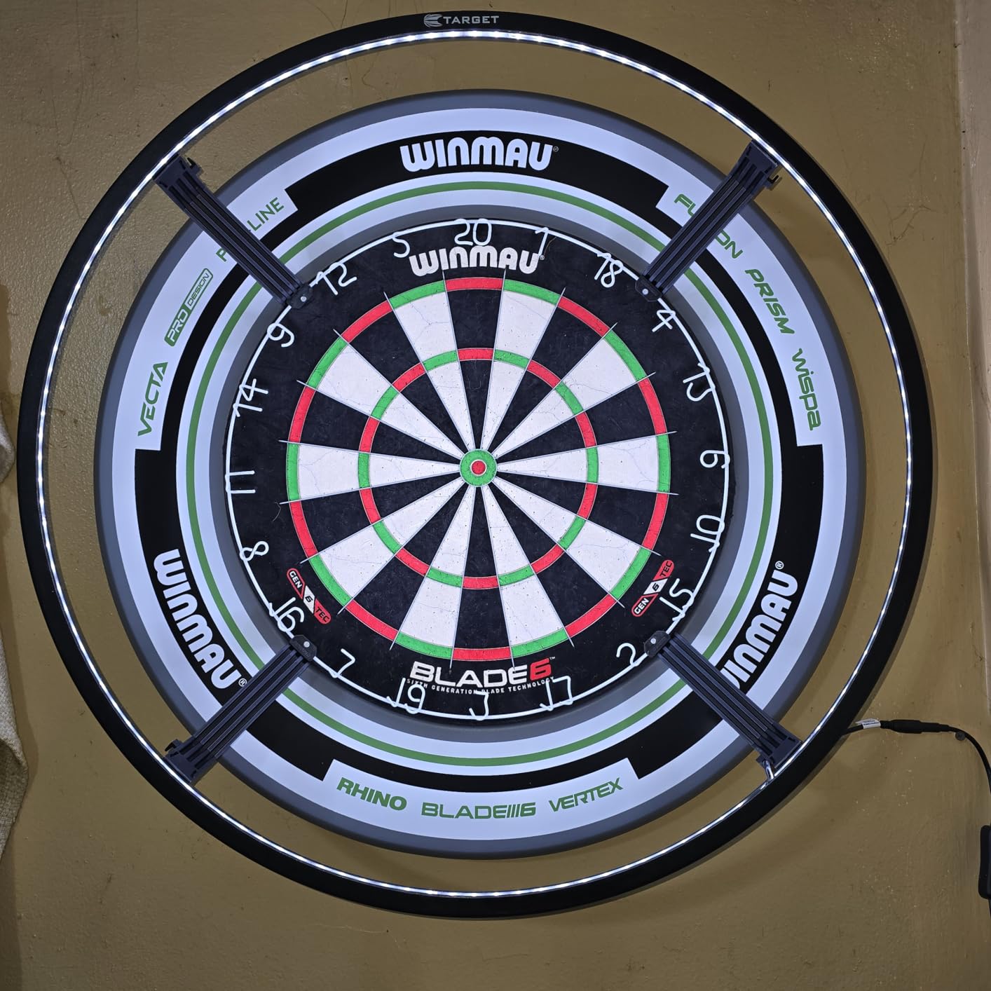 WINMAU Professional Bristle Dartboard - PDC Tournament Board with Official Tournament Specifications - Available in Blade 6 Single, Dual, Triple Core & Blade X Generations customer photo 1