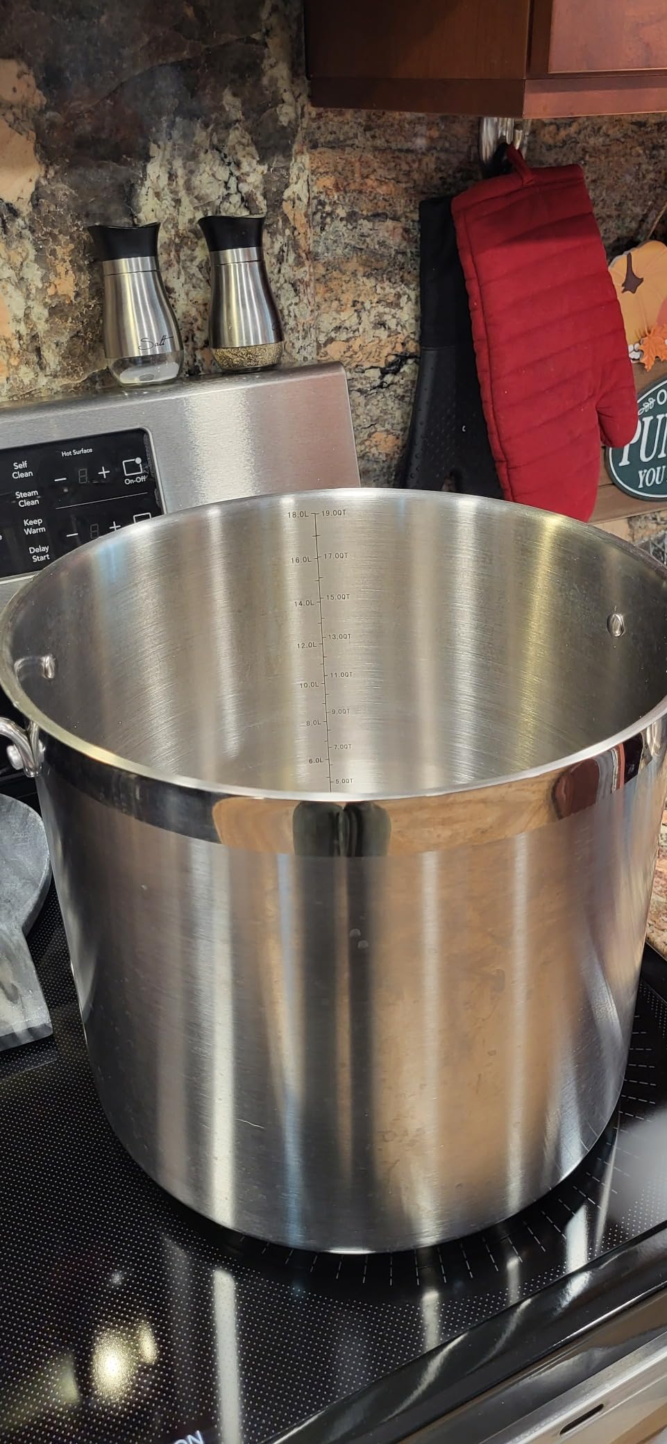 NutriChef 20 Quart Heavy-Duty Stockpot with Stainless Lid - Large Pot for Induction, Gas & Electric Cooktops, Perfect for Soups & Stews customer photo 1