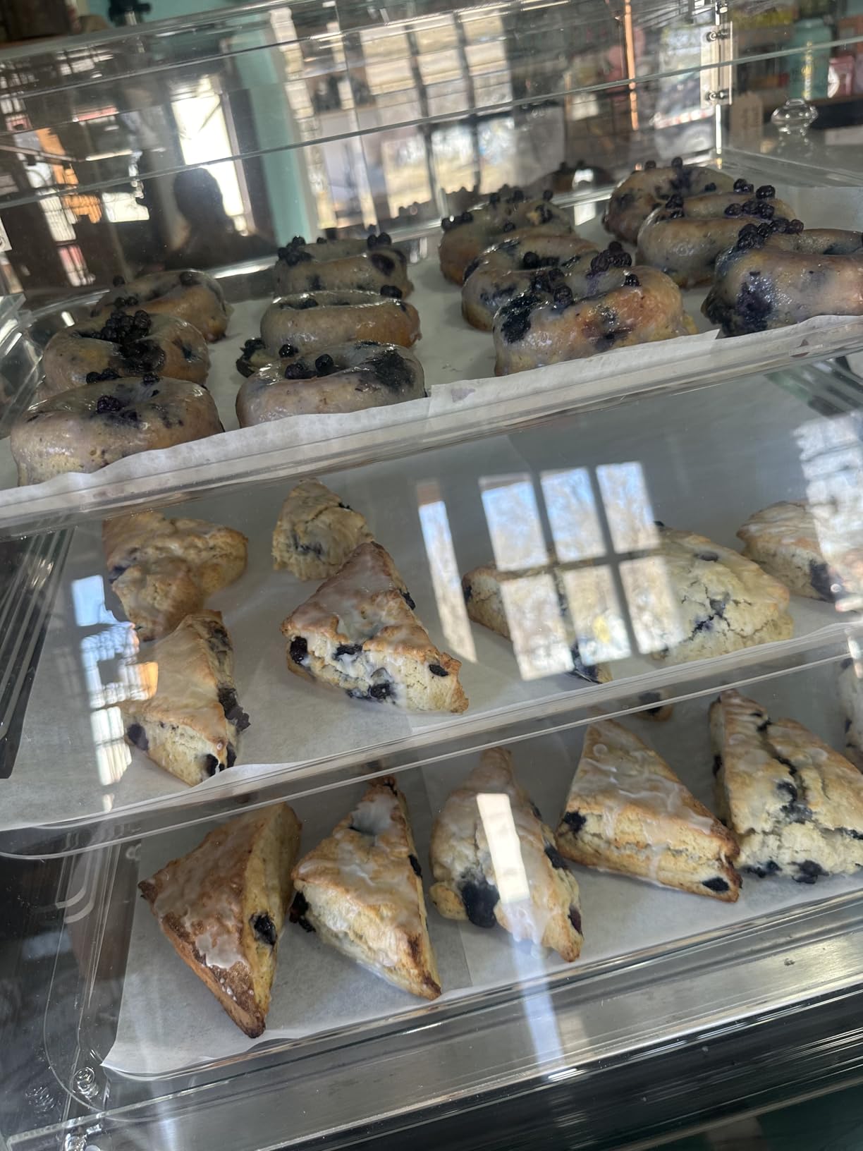 YBSVO 3-Tier Commercial Bakery Display Case customer photo 2