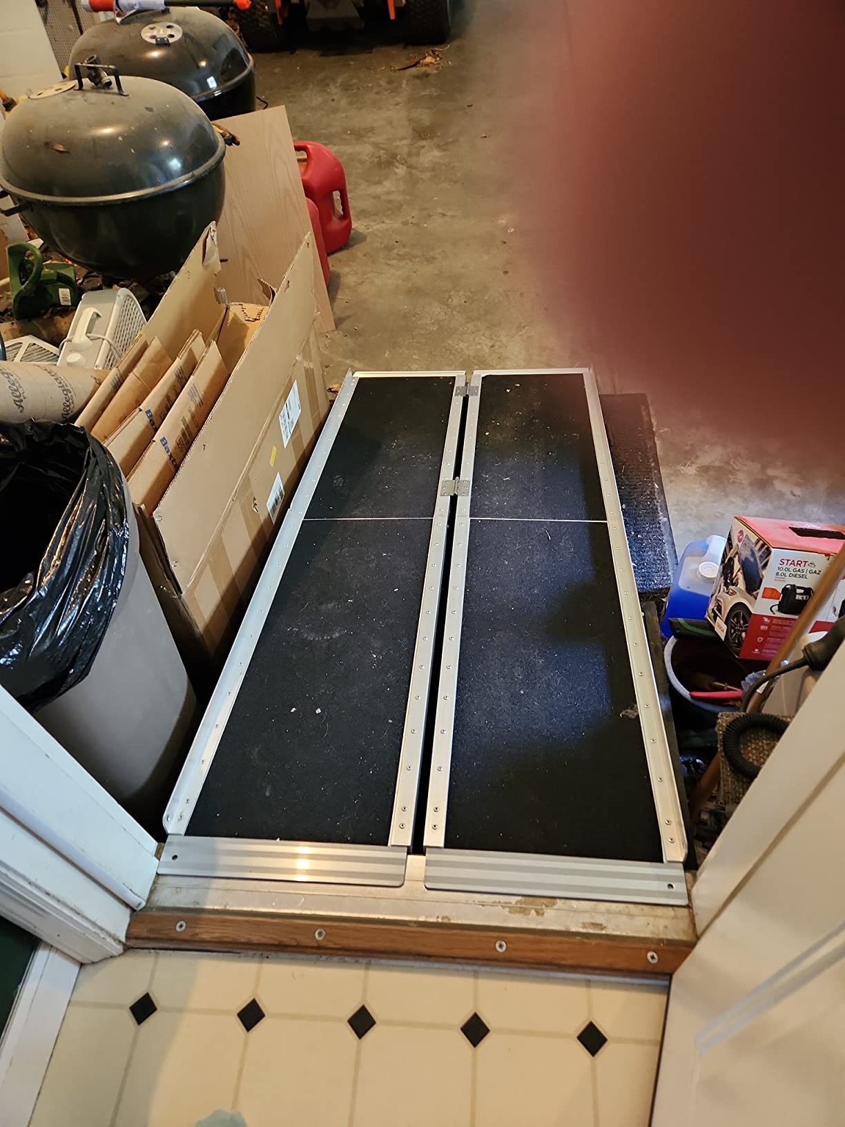 4FT Portable Wheelchair Ramp, Handicap Ramps for Home Steps Doorways | 800LBS Load-Bearing, 4-12 Inch Steps, Non-Slip, Aluminum, Foldable, Tool-Free Assembly, Handle, for Scooters/Threshold/Entry customer photo 1