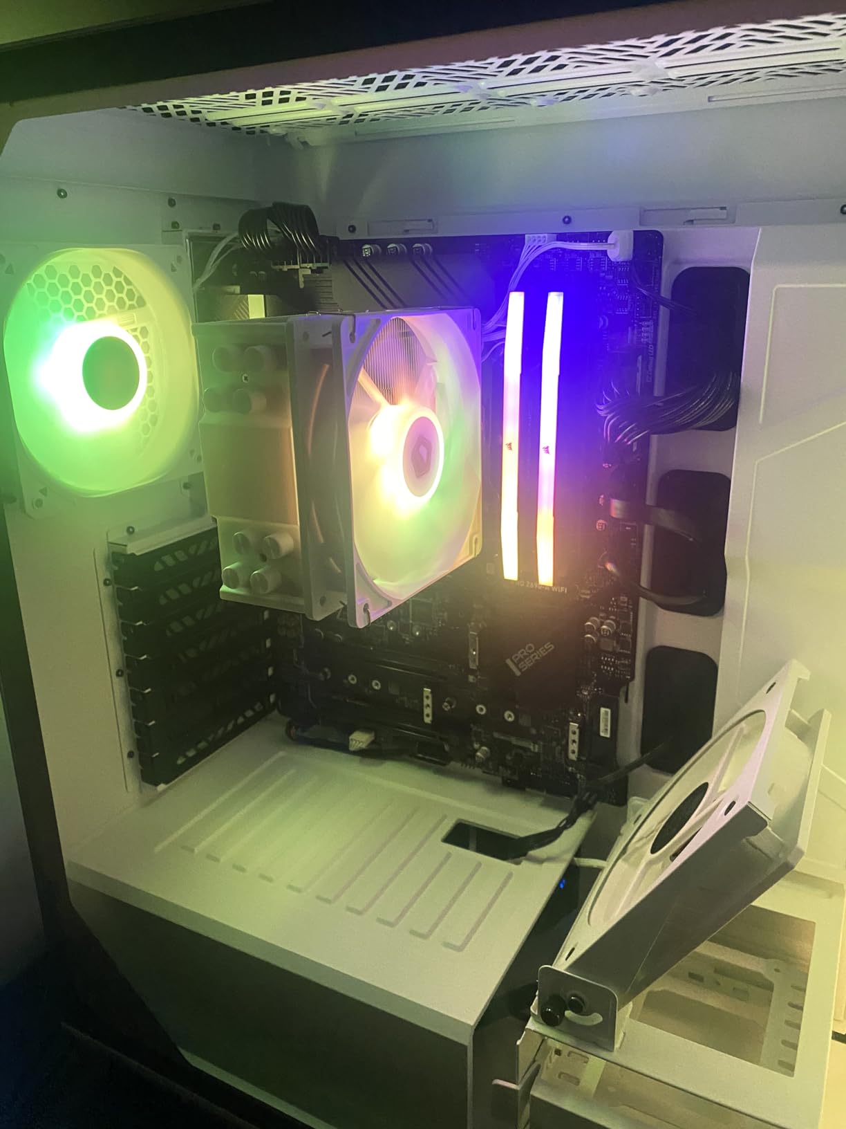 Redragon RGPS-850W 850 Watt 80+ Gold Fully Modular PSU, ATX 3.1 & PCIe 5.1 customer photo 1