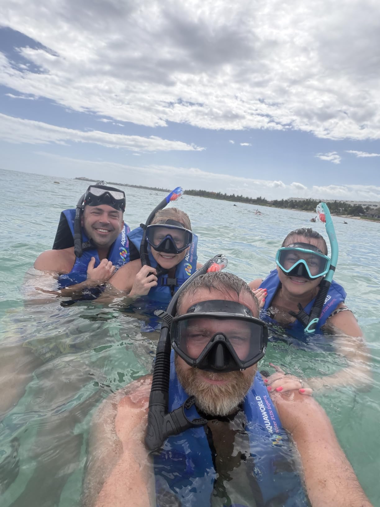 Snorkel Set Pano 3 Window Adult Snorkeling Gear, Professional Snorkel Goggles Anti-Fog Diving Mask, Anti-Leak Swim Goggles and Dry Top Snorkel for Diving, Snorkeling, Swimming customer photo 1