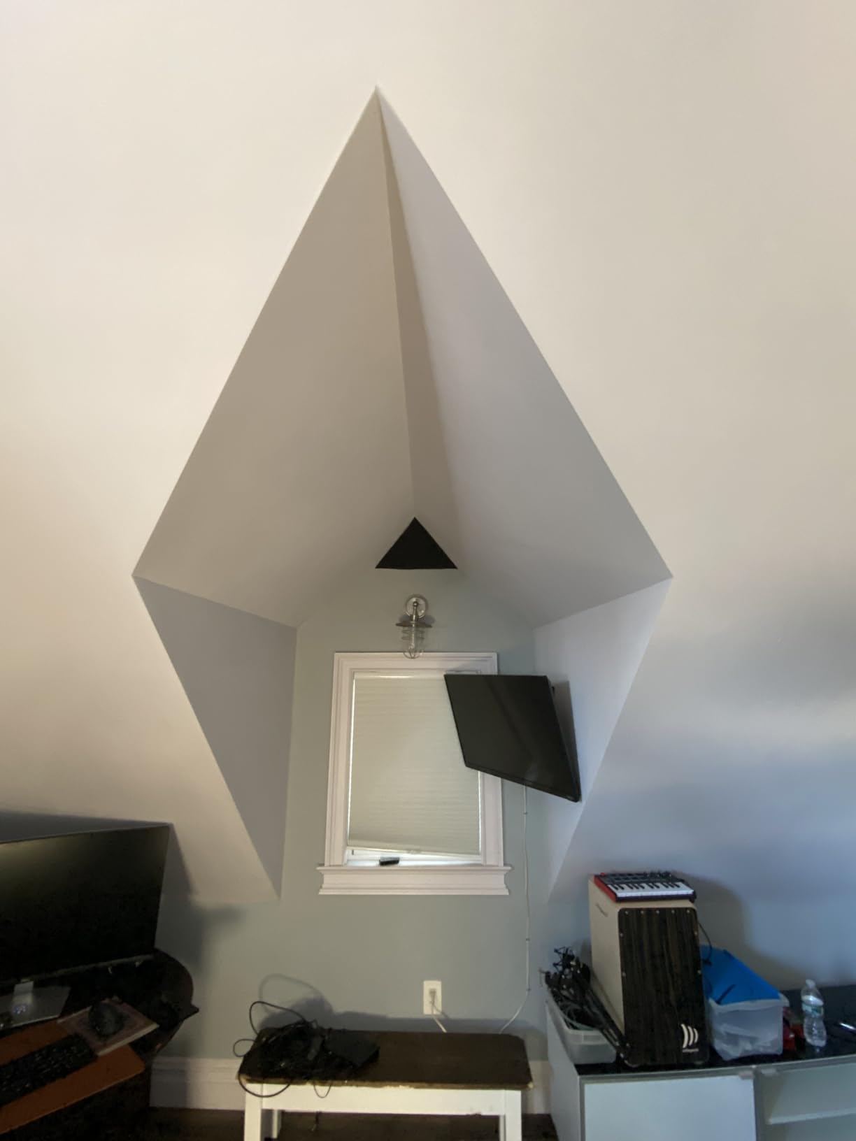 Foroomaco Triangular Pyramid Bass Traps for Ceiling Corners, 4 Pack, Black customer photo 1