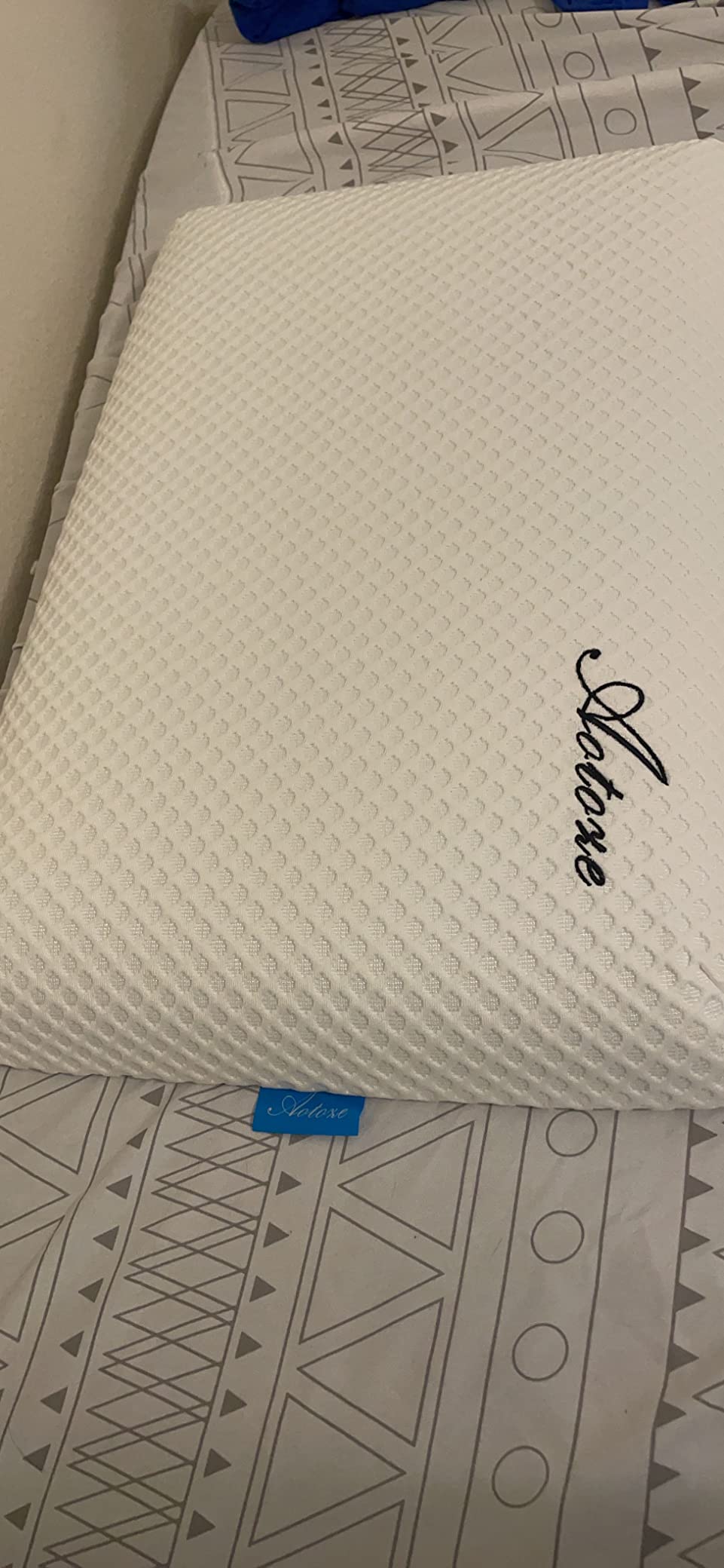 Ultra Thin & Flat Memory Foam Pillow 2.4 Inch Hight,Low Profile Slim & Thin Pillow for Stomach Sleeper,Side Sleeper,Oeko-TEX & CertiPUR-US Double Certification 23.5 x 15.5 x 2.4 Inches customer photo 1