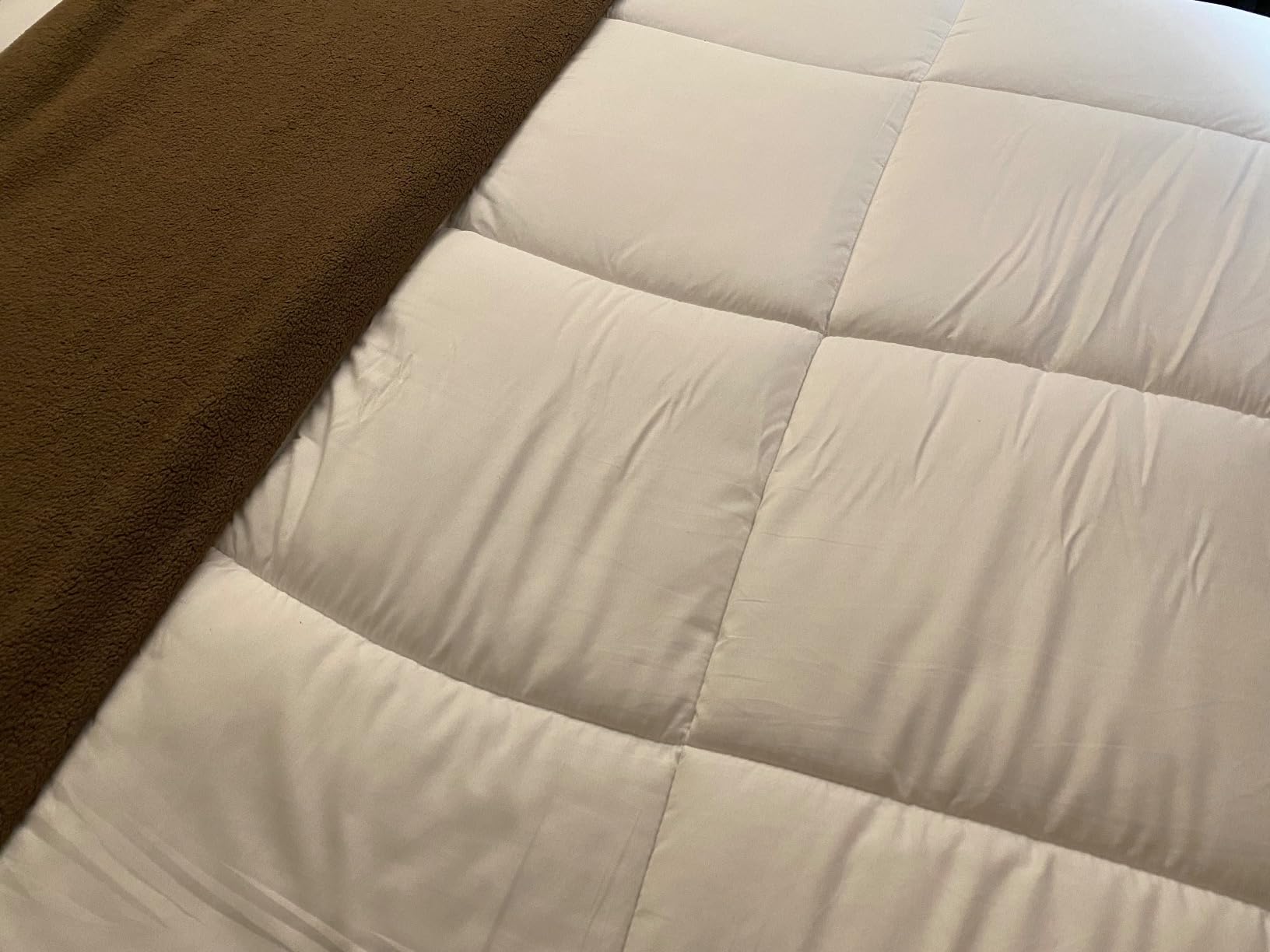 Winter Extra Warm White Queen Size Down Alternative Comforter, Heavyweight All Season Fiberfill Comforter Duvet Insert 90x90 with Corner Tabs - Ultra Soft Brushed Microfiber Shell customer photo 1