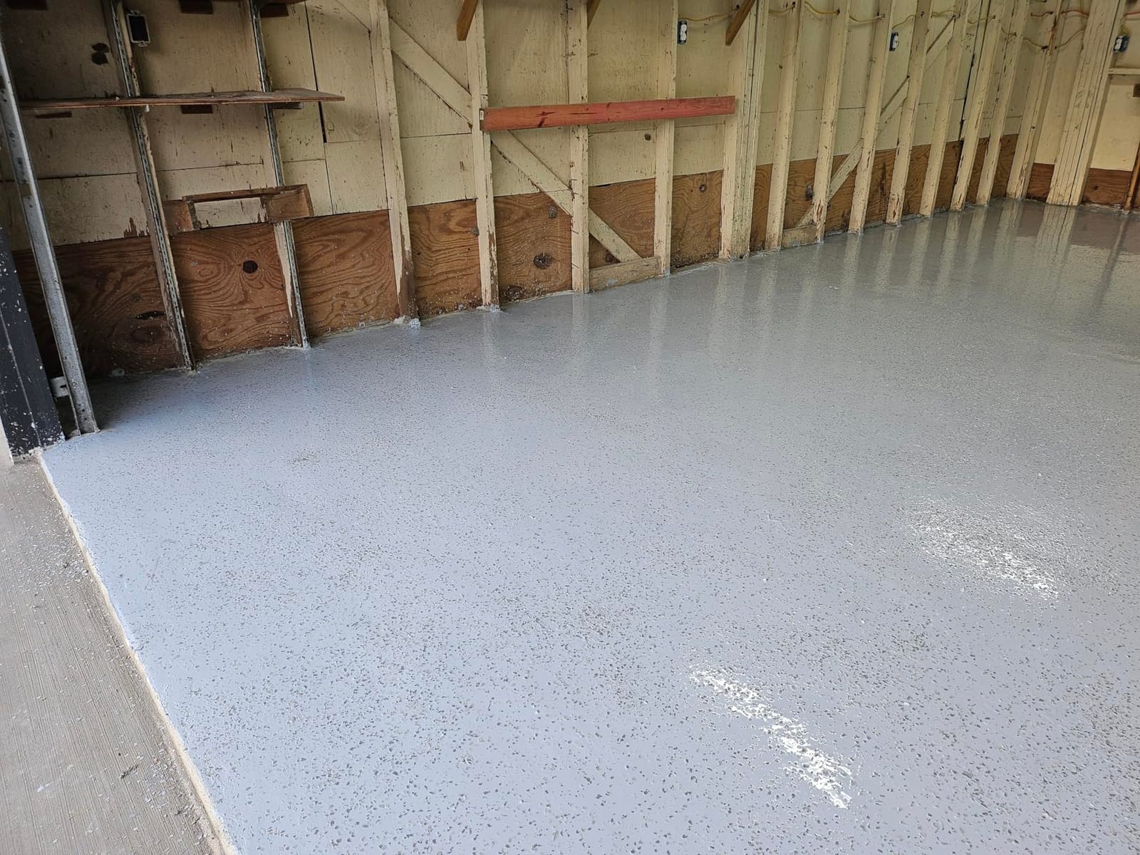 ArmorPoxy Garage Epoxy Floor Kit – 100% Solids - 2 Part Industrial-Grade Coating w/UltraGlaze Topcoat | DIY Slip & Hot Tire Resistant |300 Sq Ft - Designer Gray - 17 pc kit customer photo 1