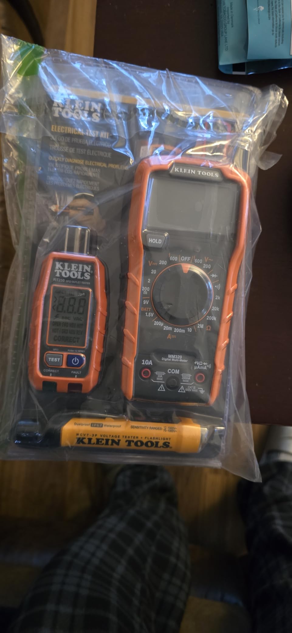 Klein Tools 80101 Circuit Breaker Finder Kit, GFCI Outlet and Receptacle Tester Kit, Multimeter, NCVT, Outlet Tester, Leads, 4-Piece customer photo 1