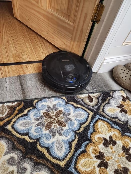 SharkMatrix Plus 2-in-1 Robot Vacuum & Mop, Black/Brass, AV2610WA customer photo 2