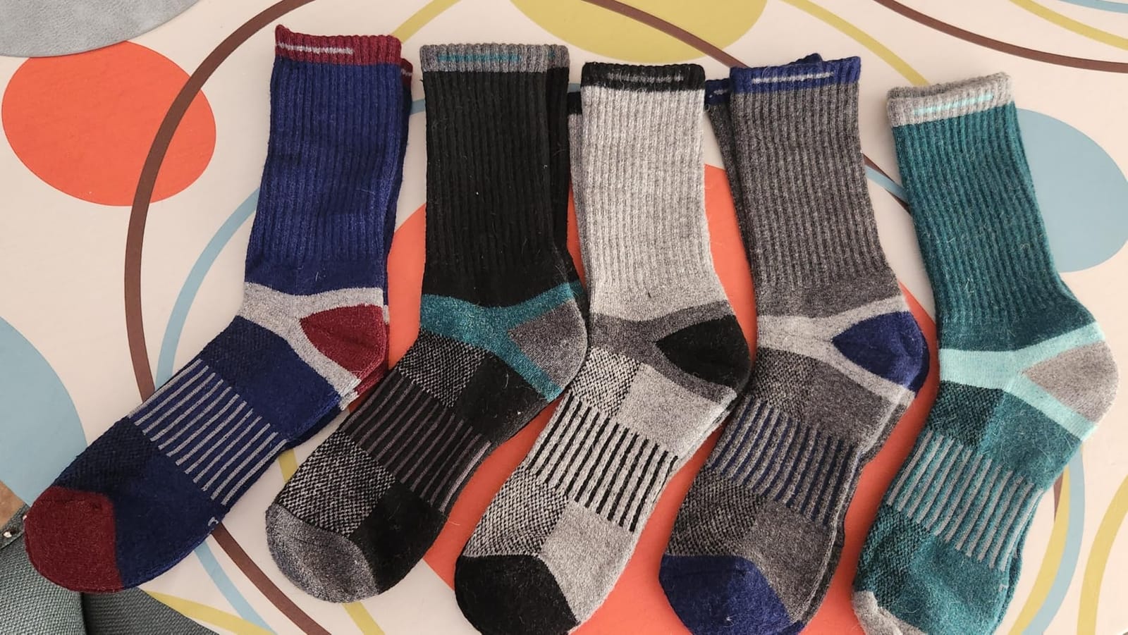 MOGGEI 5 Pairs Merino Wool Hiking Socks Warm Thermal Winter Cozy Cushioned Moisture Wicking Socks for Women & Men customer photo 1