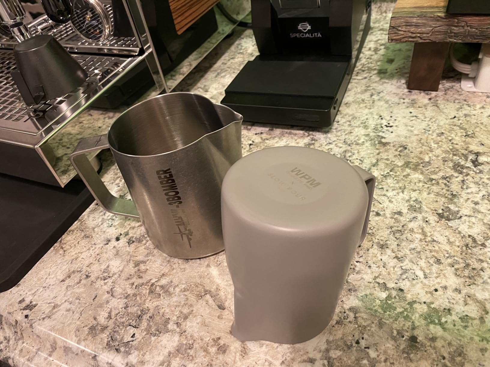 MHW-3BOMBER 16.9oz Milk Frothing Pitcher, World Champion Endorsed Espresso Steaming Pitcher with Crocodile-Shaped Precision Spout, Stainless Steel Latte Art Milk Jug for Baristas, 5.0 Black, P5032B customer photo 2
