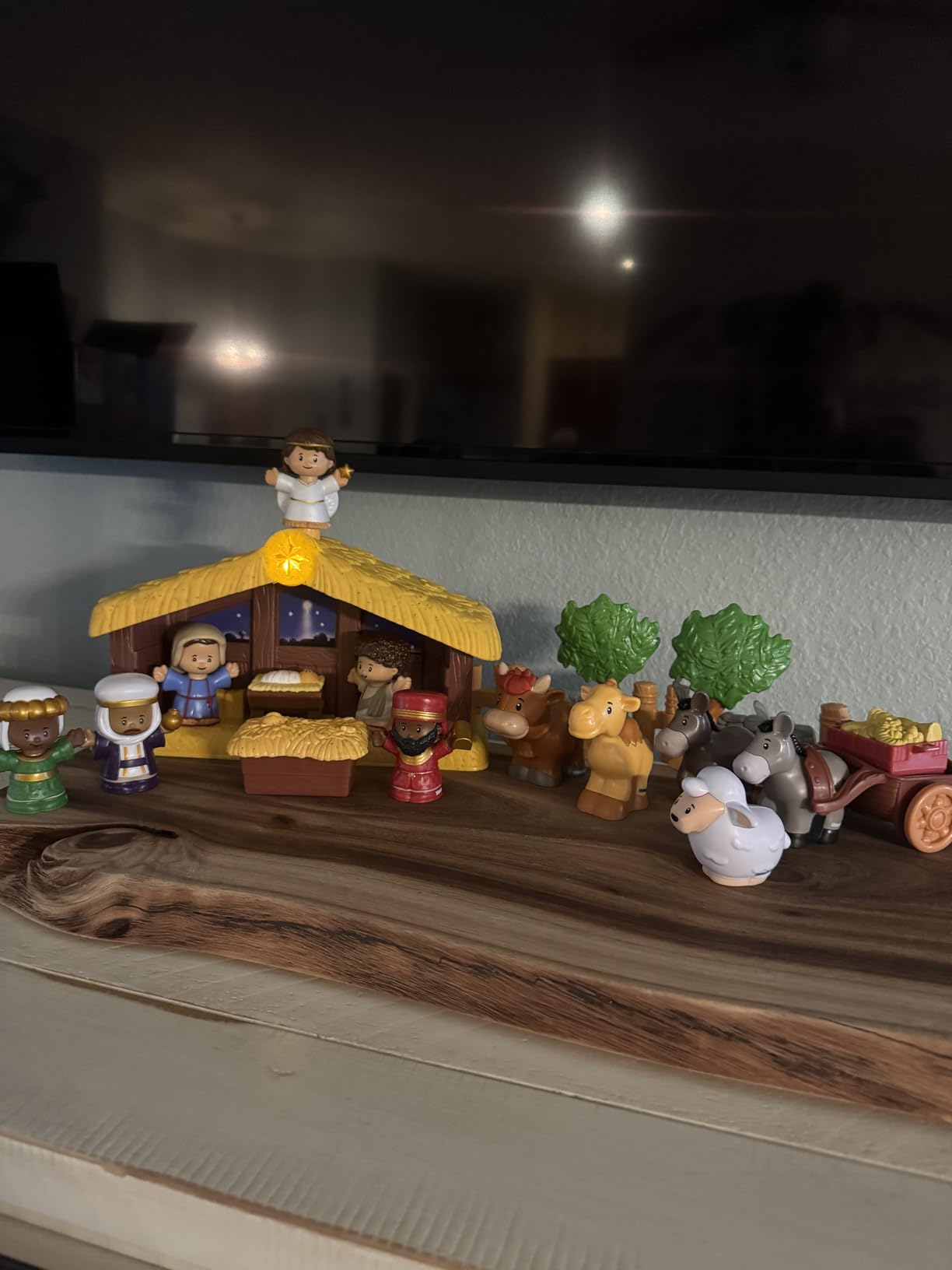 Fisher-Price Little People Nativity Set with Music & Lights | 18-piece Christmas Playset, includes figures & accessories, Pretend Play, for Toddlers Ages 1+ years​ customer photo 1