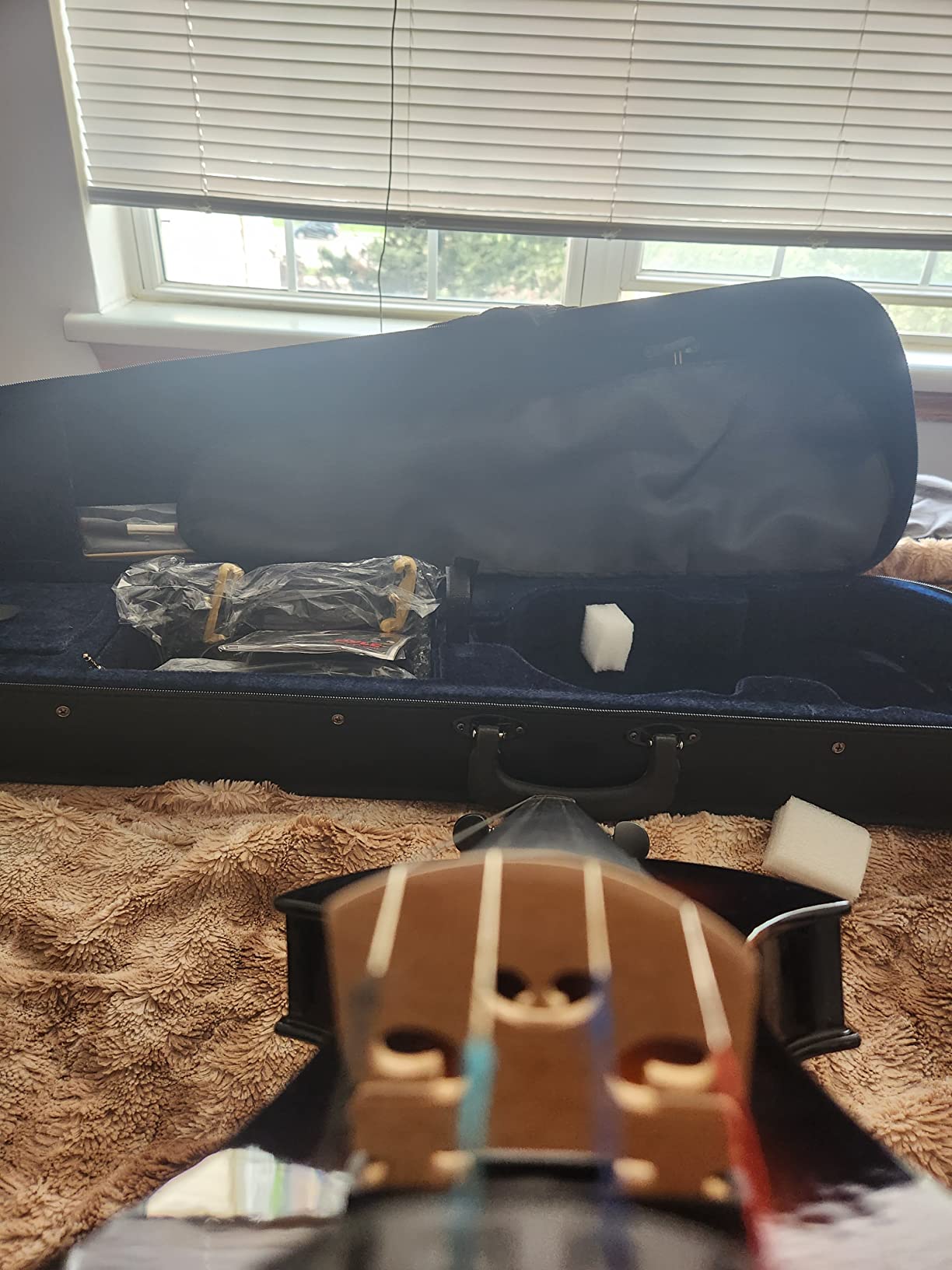 Pyle Full Size Electric Violin Kit - 4/4 Solid Wood Silent Fiddle with Hard Case, Bow, Ebony Fittings, and Digital Tuner customer photo 1