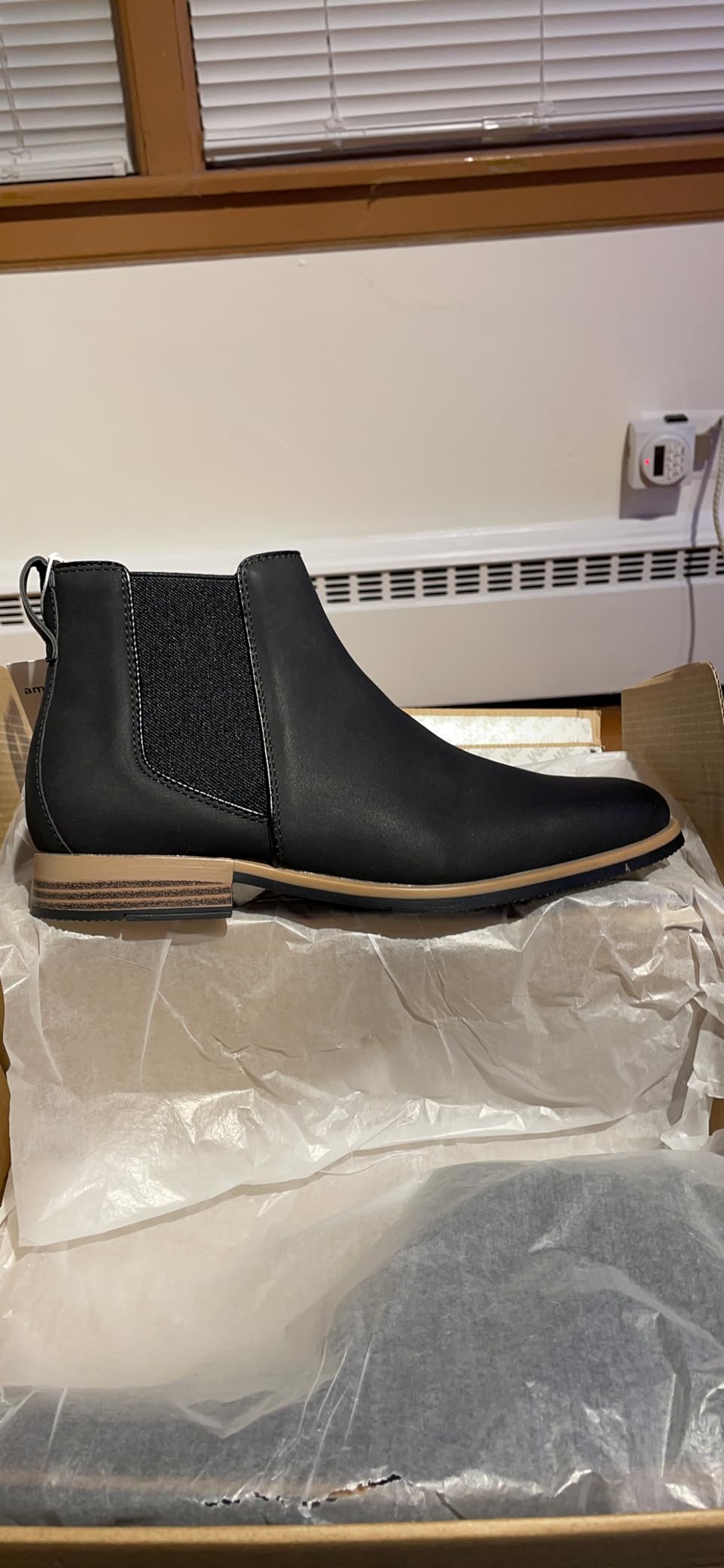Amazon Essentials Men's Leather Chelsea Boot customer photo 1