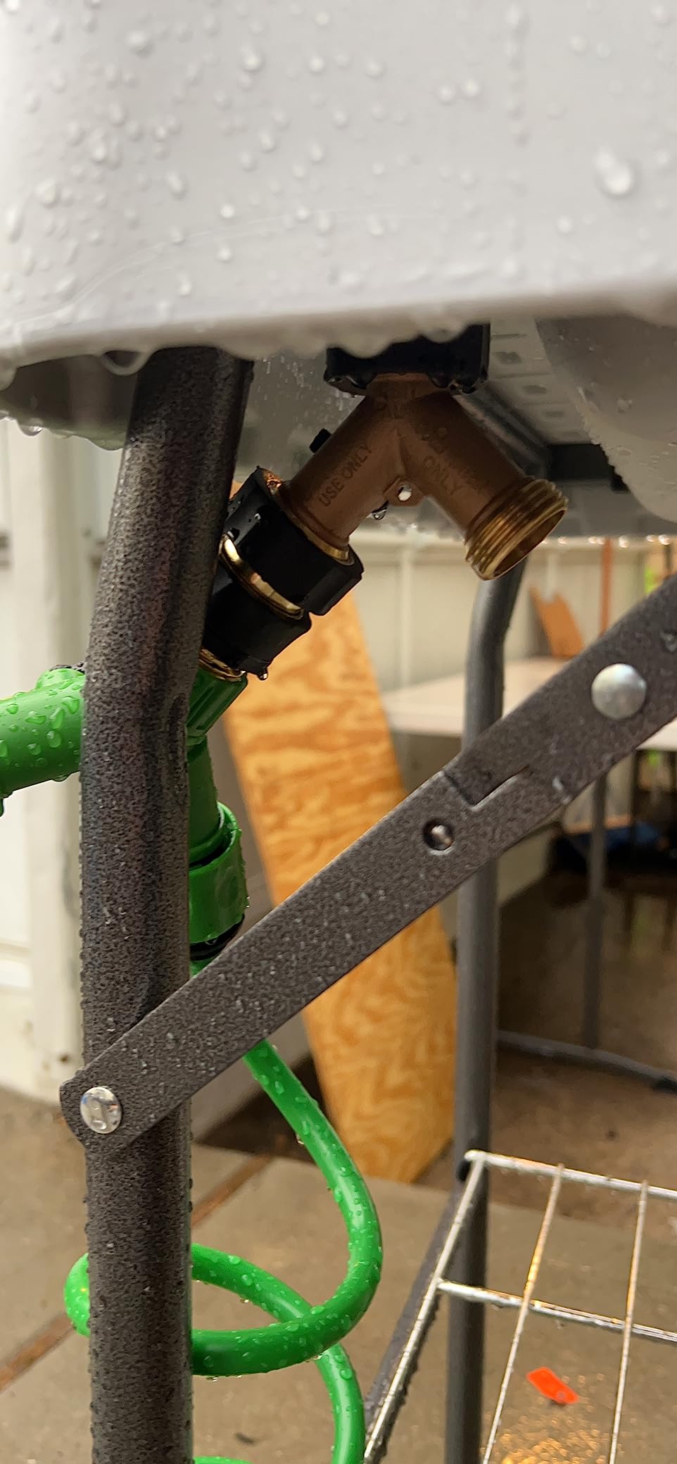 Dragosum Outdoor Sink Fish Cleaning Table Portable Camping Table with Faucet Hose Hook Up Grid Rack, Fish Fillet Camping Sink Table, Fish Cleaning Kit for Picnic Beach Patio customer photo 2