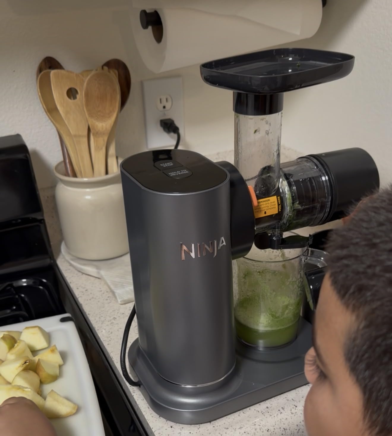 Ninja NeverClog Cold Press Juicer, 24oz Jug, 36oz Pulp, Charcoal, JC151 customer photo 2