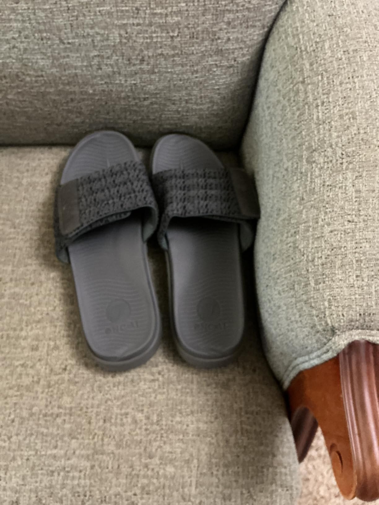 ONCAI Mens Sandals, Arch Support Sport Slides Open Toe Adjustable Straps Orthotic Cushioned Footbed for Plantar Fasciitis Rubber Soles Size 7.5-15 customer photo 1