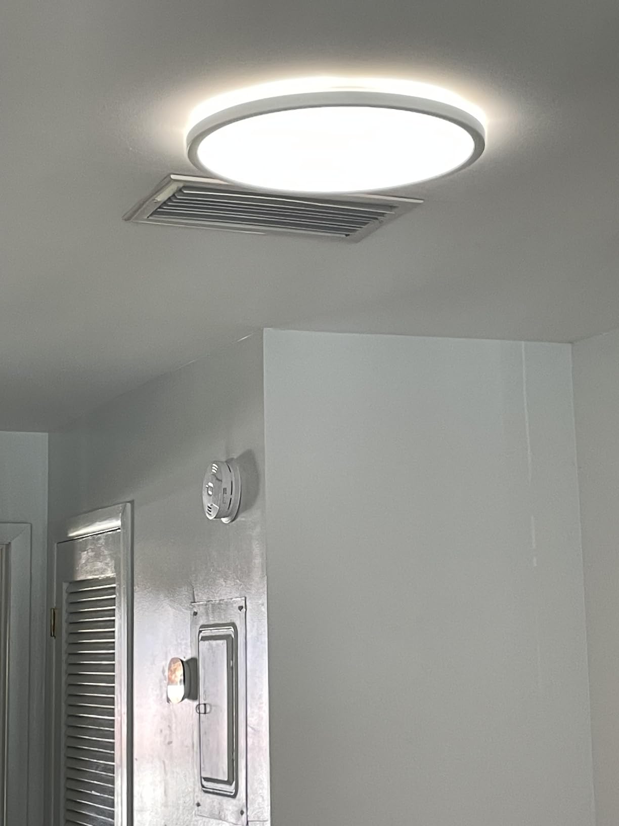 BLNAN Dimmable LED Flush Mount Ceiling Light Fixture with Remote Control, 12Inch 3000K-6500K Light Color Adjustable, Modern Ultra-Thin Ceiling Lamp for Bedroom Kitchen, Wired customer photo 1