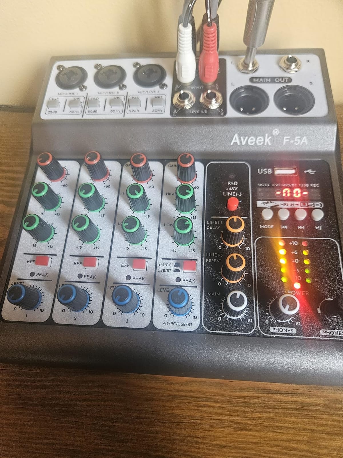 Aveek 5 Channel Audio Mixer, Built-in PC Recording Interface Sound Board customer photo 1