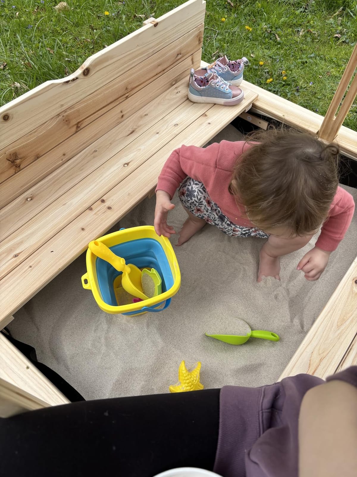 Outsunny Wooden Sandbox with Lid Canopy for Aged 3-7 47X47 in Brown customer photo 2