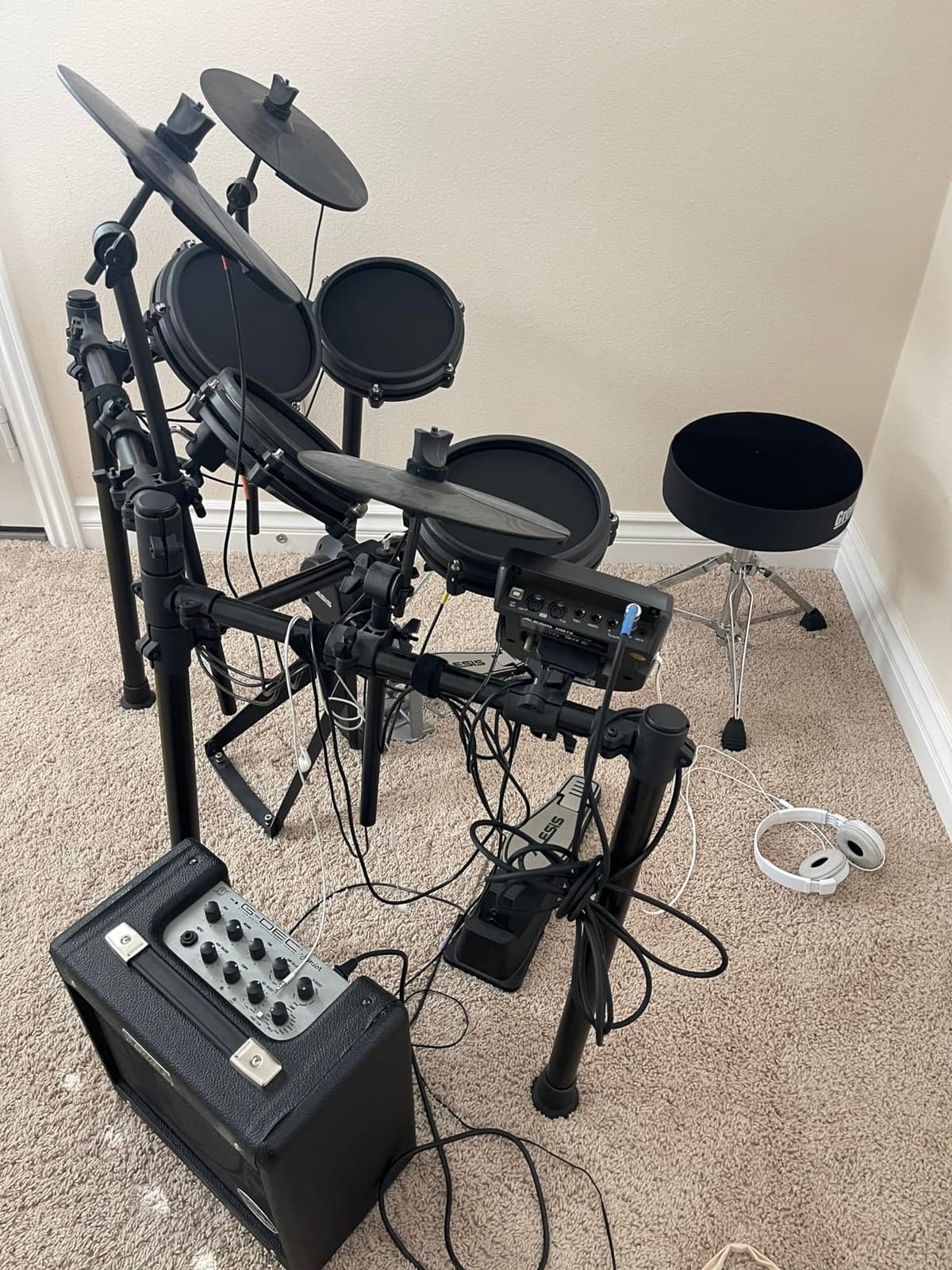 GrowDaily Drum Throne Seat,Adjustable Stool Drum Universal Thick Padded Drum Throne Drummer Stool with 2Pacs 5A Drumsticks customer photo 2