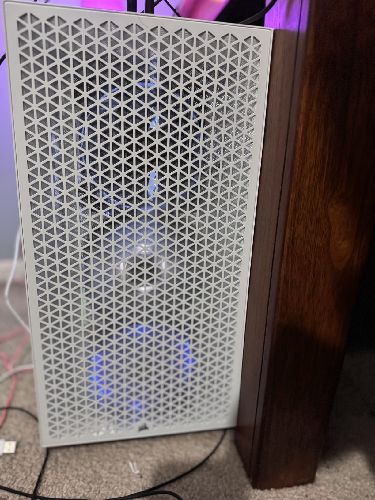 Corsair 3000D Airflow Mid-Tower PC Case – 3-Pin Fans – Four-Slot GPU Support – Fits up to 8X 120mm Fans – High-Airflow Design – White customer photo 2