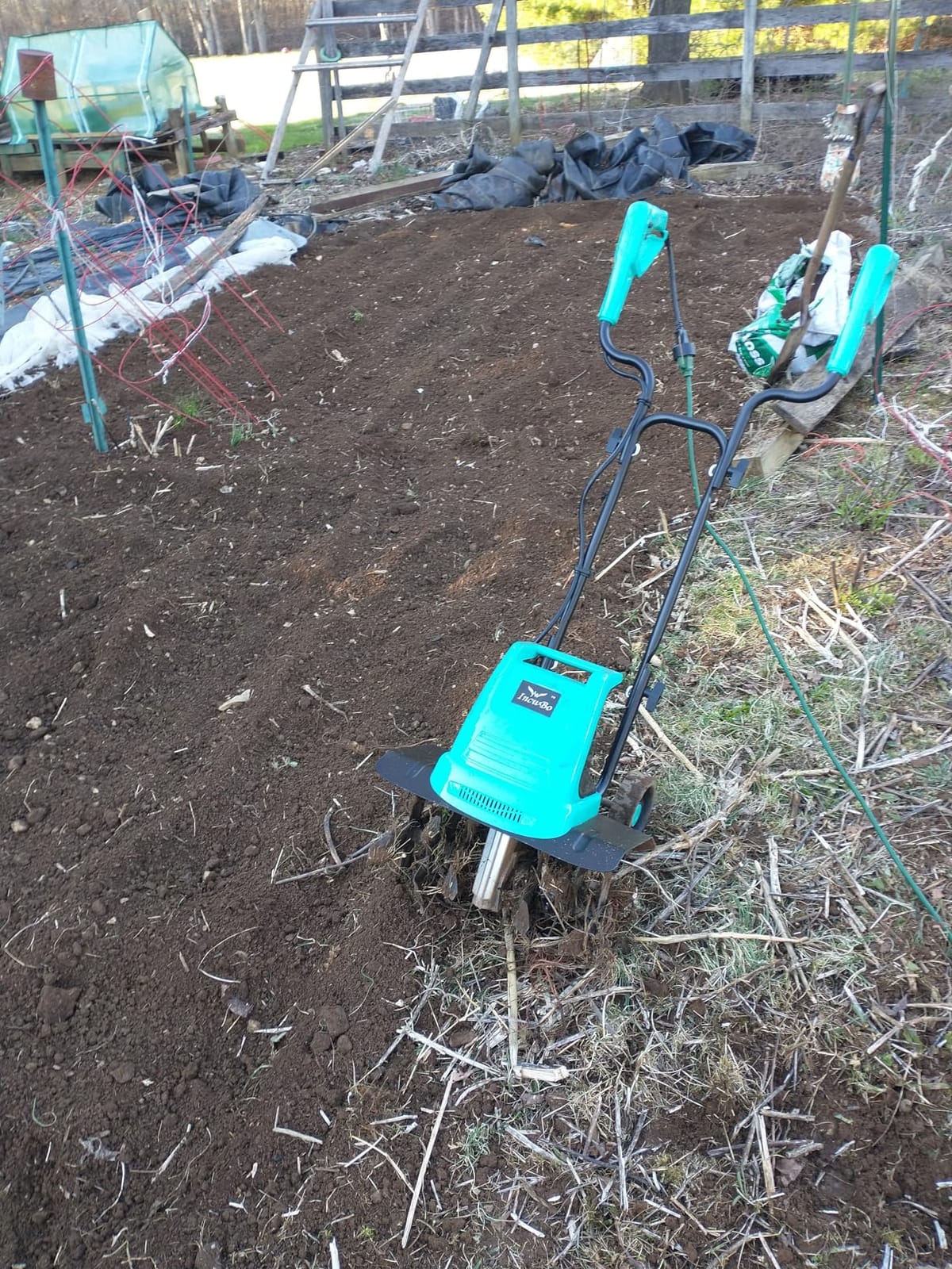 IncwBo 16'' 13.5AMP Corded Electric Garden Roto Tiller Cultivator Powerful | Electric front tine tiller lightweight, Metal baffle, Overload protected, Tills hard clay soil smooth, Easy (dis)assemble customer photo 1