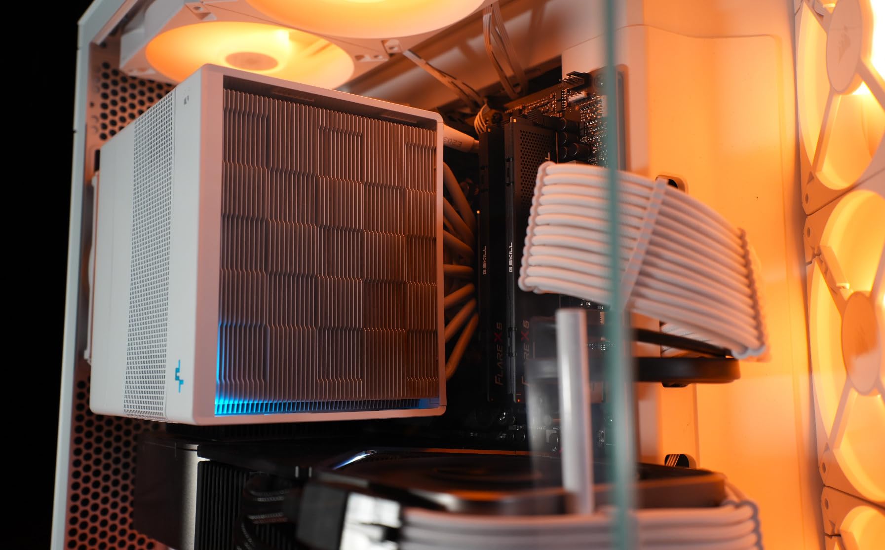 NZXT H6 Flow | CC-H61FW-01 | Compact Dual-Chamber Mid-Tower Airflow Case | Panoramic Glass Panels | High-Performance Airflow Panels | Includes 3 x 120mm Fans | Cable Management | White | Compact dual-chamber ATX case with panoramic glass and 3 included 120mm fans. Airflow-optimized for clean, cool builds. customer photo 1