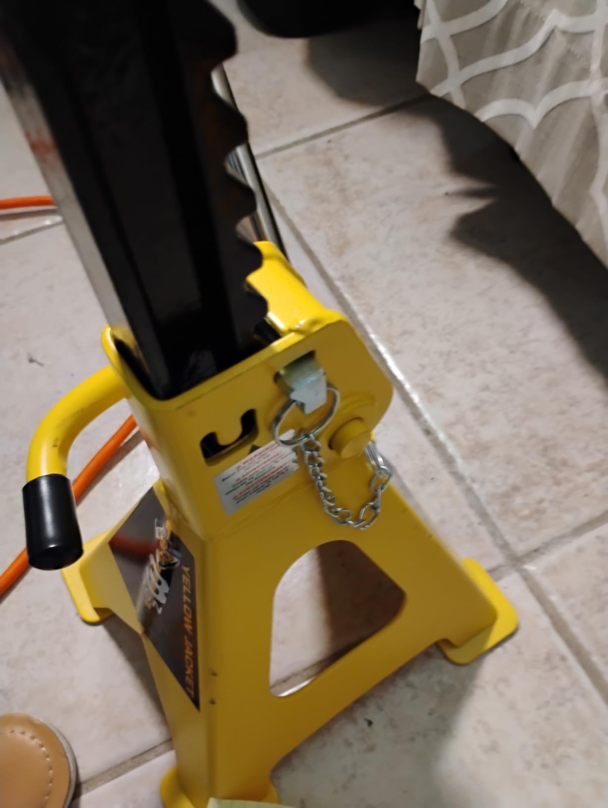 YELLOW JACKET Car Jack Stands 3 Ton with Double Locking and Large Foot Base for Lifting SUVS, Heavy Duty Steel, 6600 lb Capacity, 1 Pair, Yellow customer photo 2