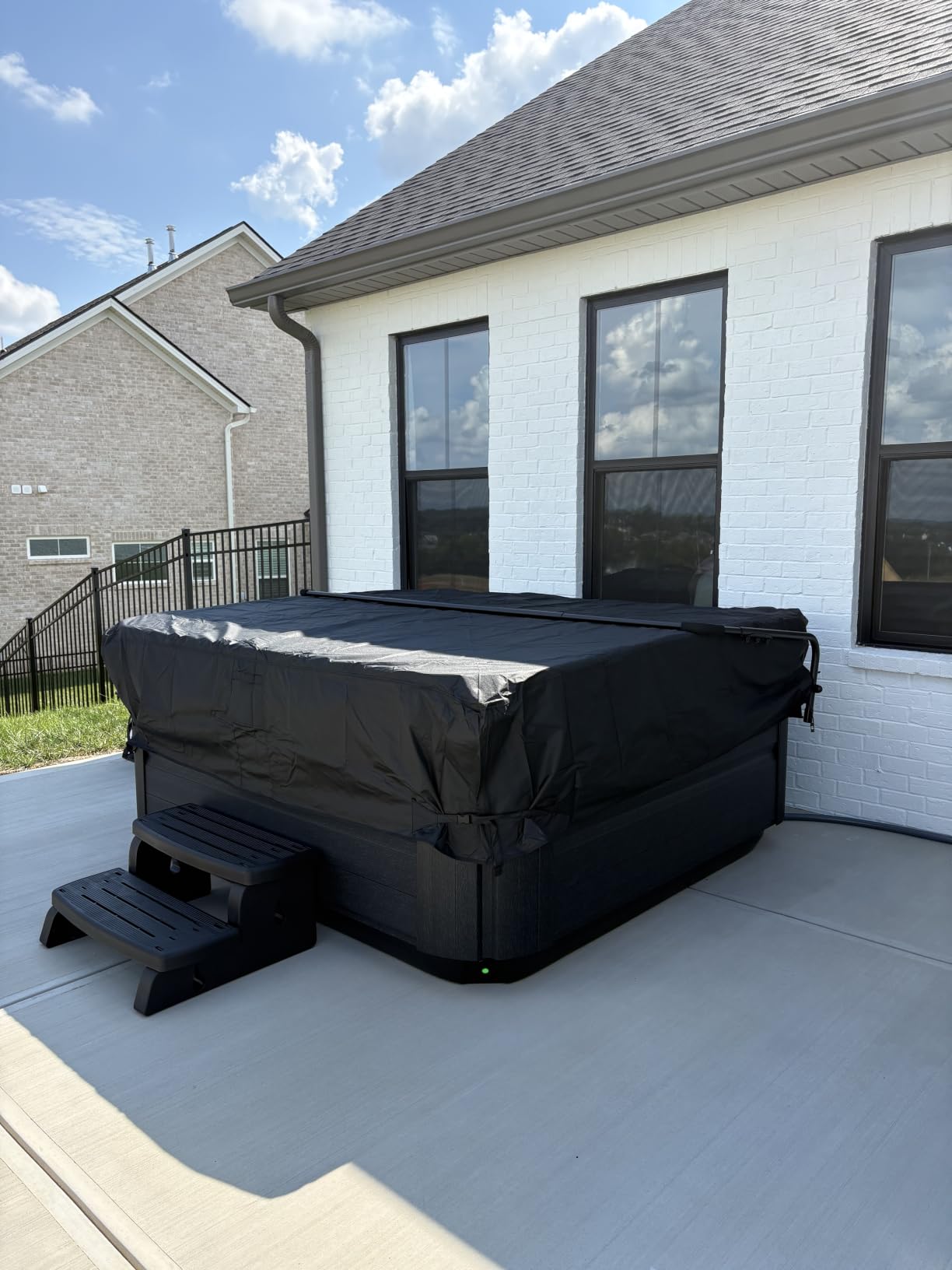 iBirdie Outdoor Waterproof Hot Tub SPA Cover 93 x 93 inch Protectors Cap customer photo 1