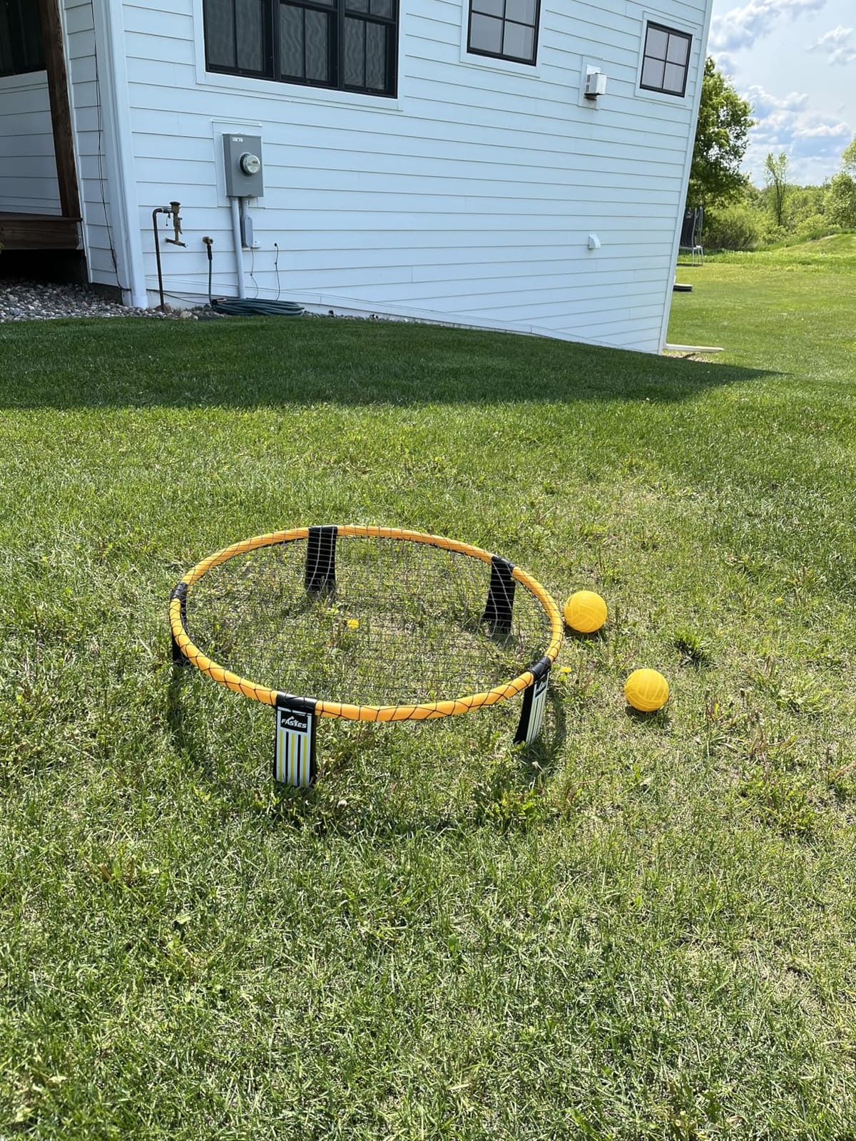Outdoor Beach Ball Game Includes 3 Balls, Net and Carrying Bag -Roundnet Game Set for Adults, Kids, and Family - Perfect for Beach, Yard, Lawn, Backyard, and Park customer photo 1