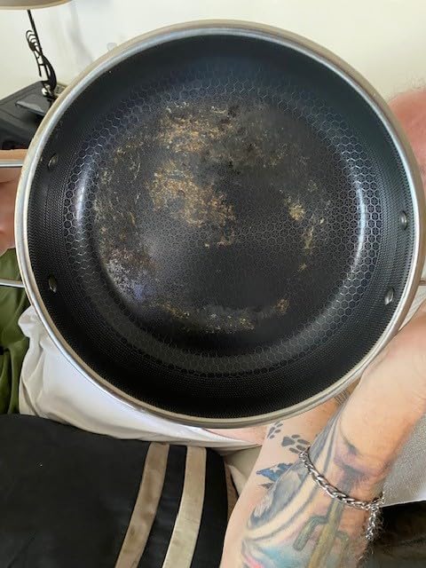 HexClad 5.5 Qt Hybrid Nonstick Deep Sauté Frying Pan & Lid, Induction Ready customer photo 2