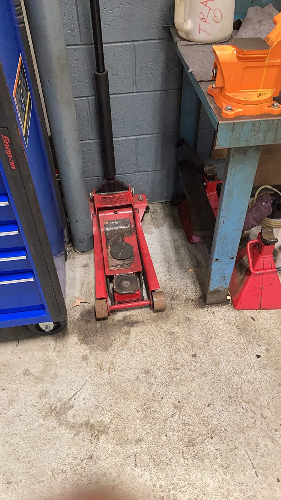 BIG RED Steel Rotating Engine Motor Stand,3/4 Ton (1,500 lbs) Capacity with Foldable Frame,5 Casters, 4 Adjustable Arms,360 Degree Rotating Head,for Vehicle Maintenance, Auto Repair,Red,AT37912-1 customer photo 1