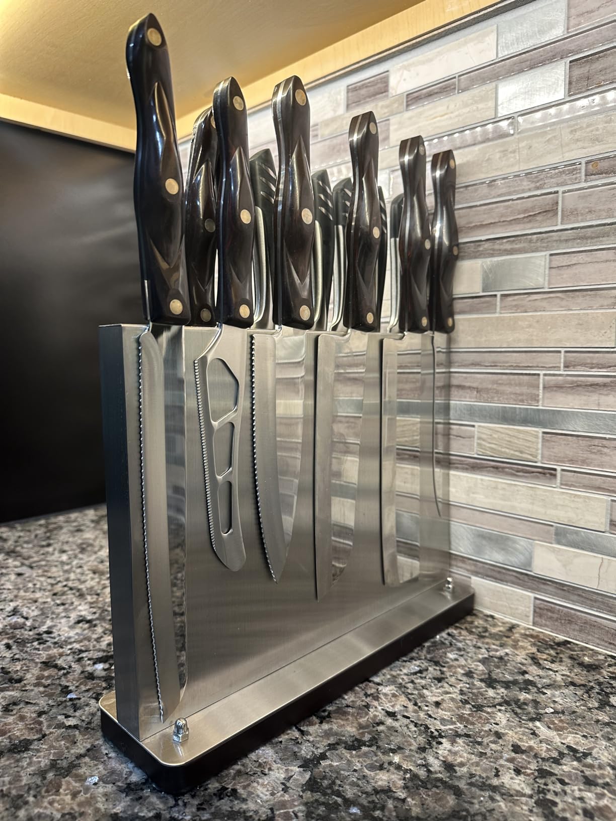Magnetic Knife Block,Stainless Steel Magnetic Knife Holder Rack for Kitchen Counter,Strong Double Sided Magnet Knife Storage Stand with Wood Base customer photo 1