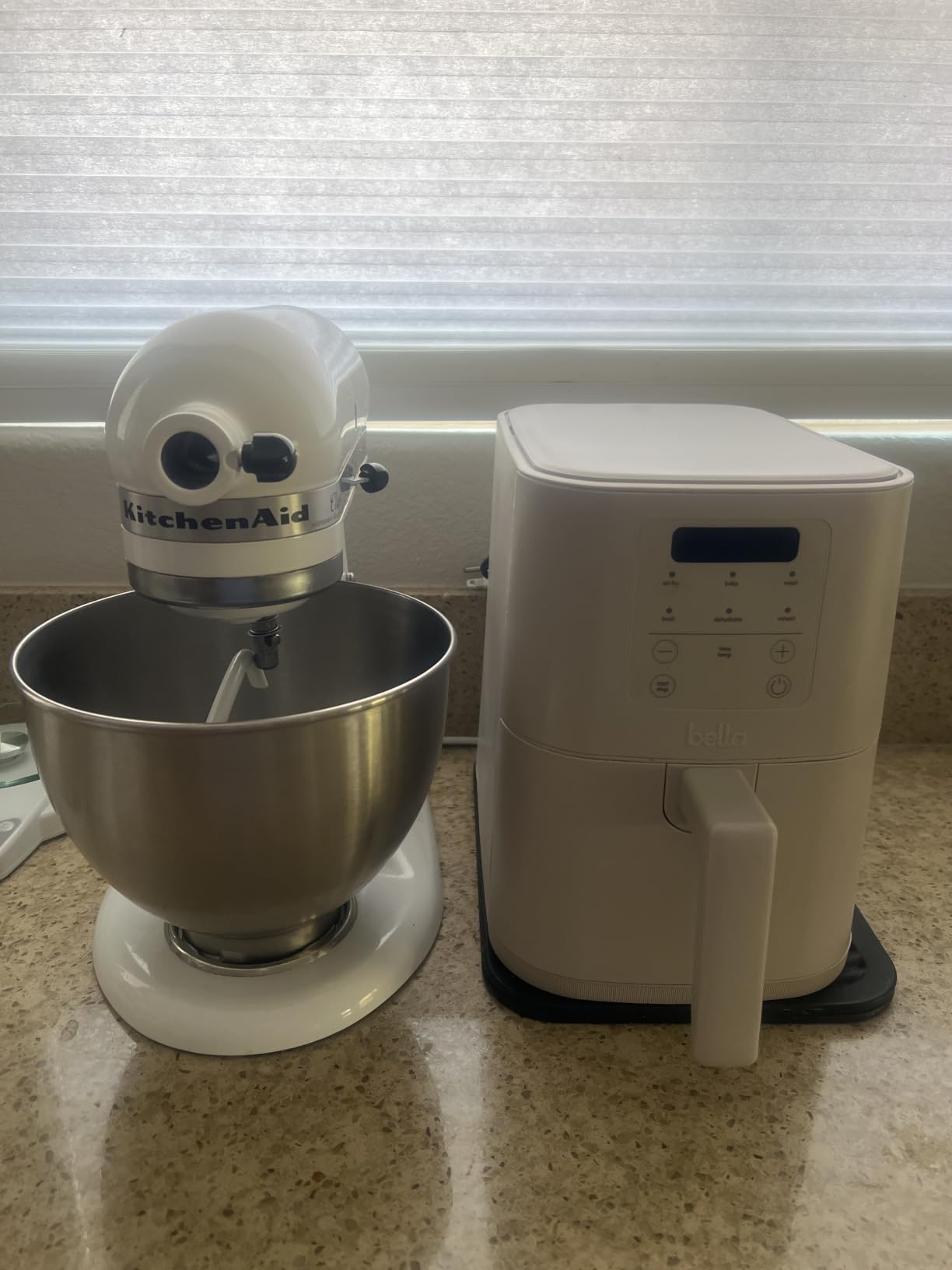 bella Fits-anywhere™ Slim 4qt Air Fryer, Non-Toxic Coating, Oatmilk customer photo 1